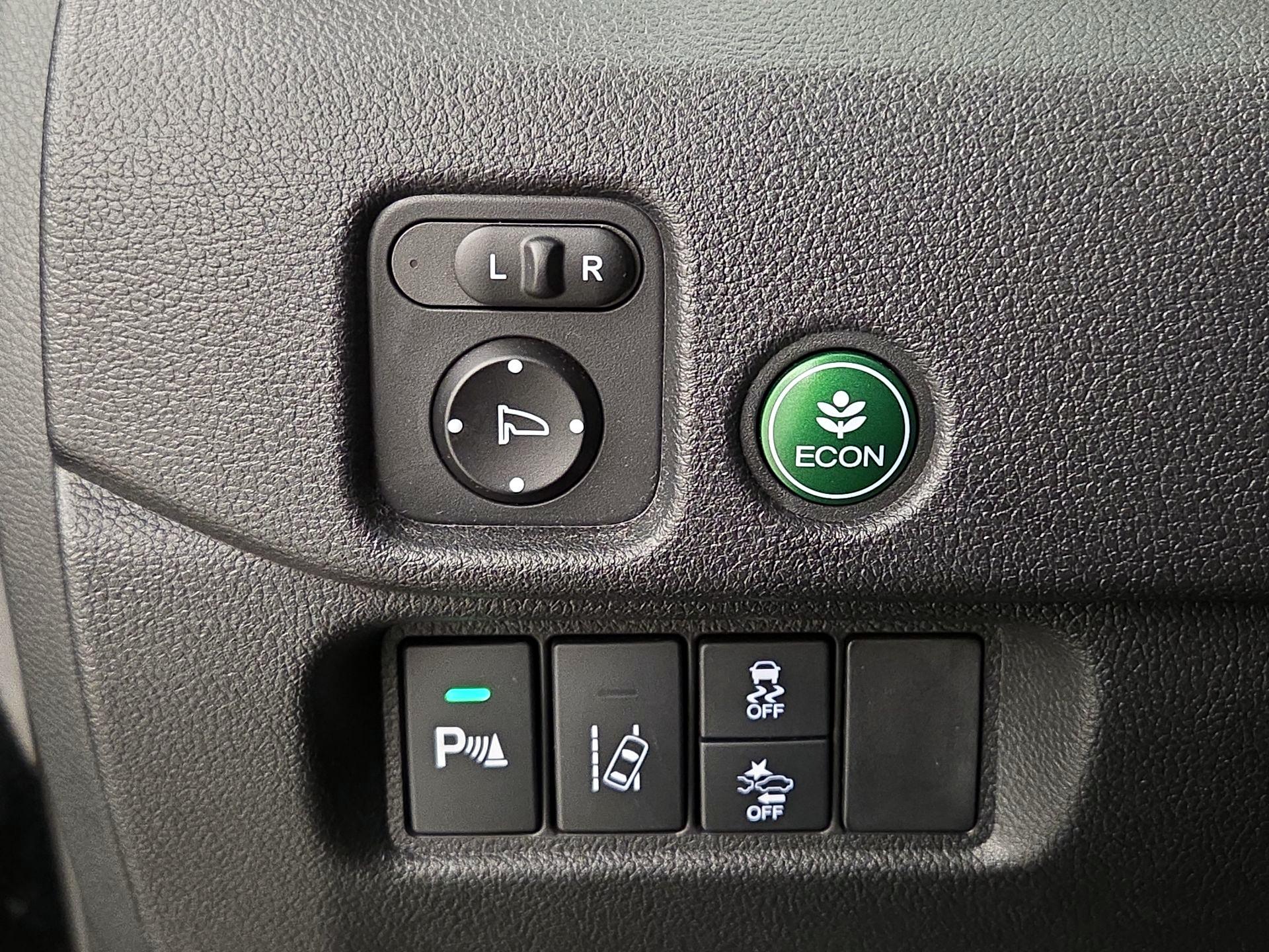 Thumbnail: 2016 Honda Pilot - 13