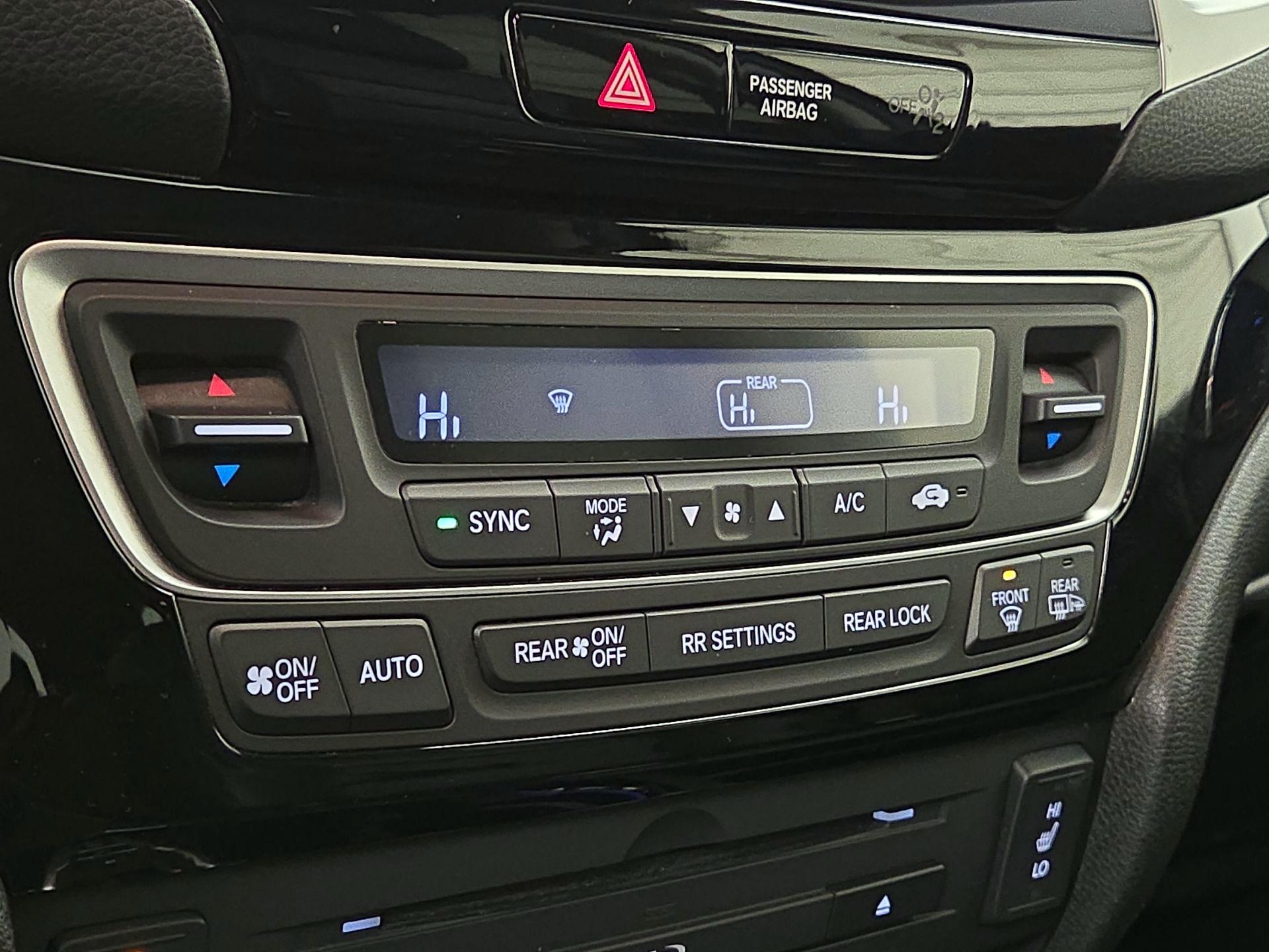 Thumbnail: 2016 Honda Pilot - 16