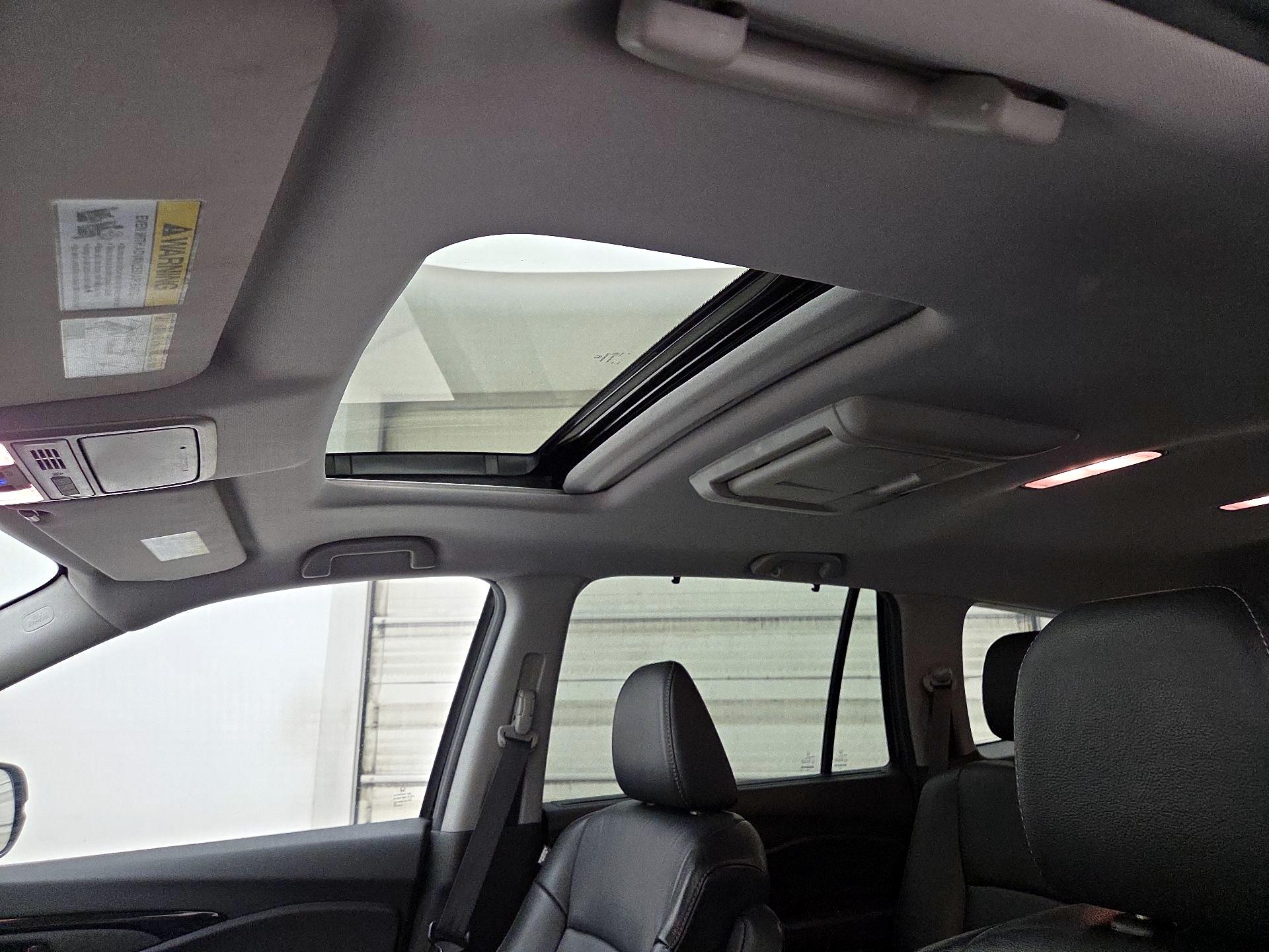 Thumbnail: 2016 Honda Pilot - 19