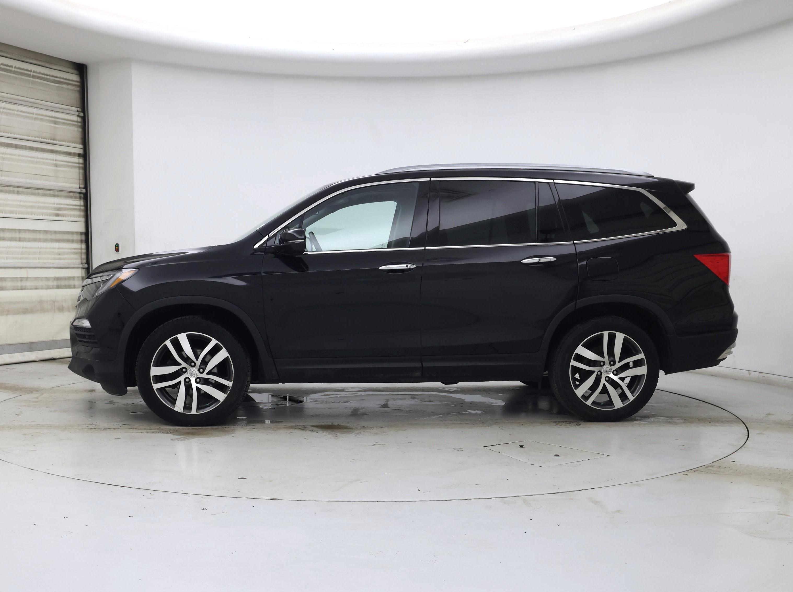 Thumbnail: 2016 Honda Pilot - 3