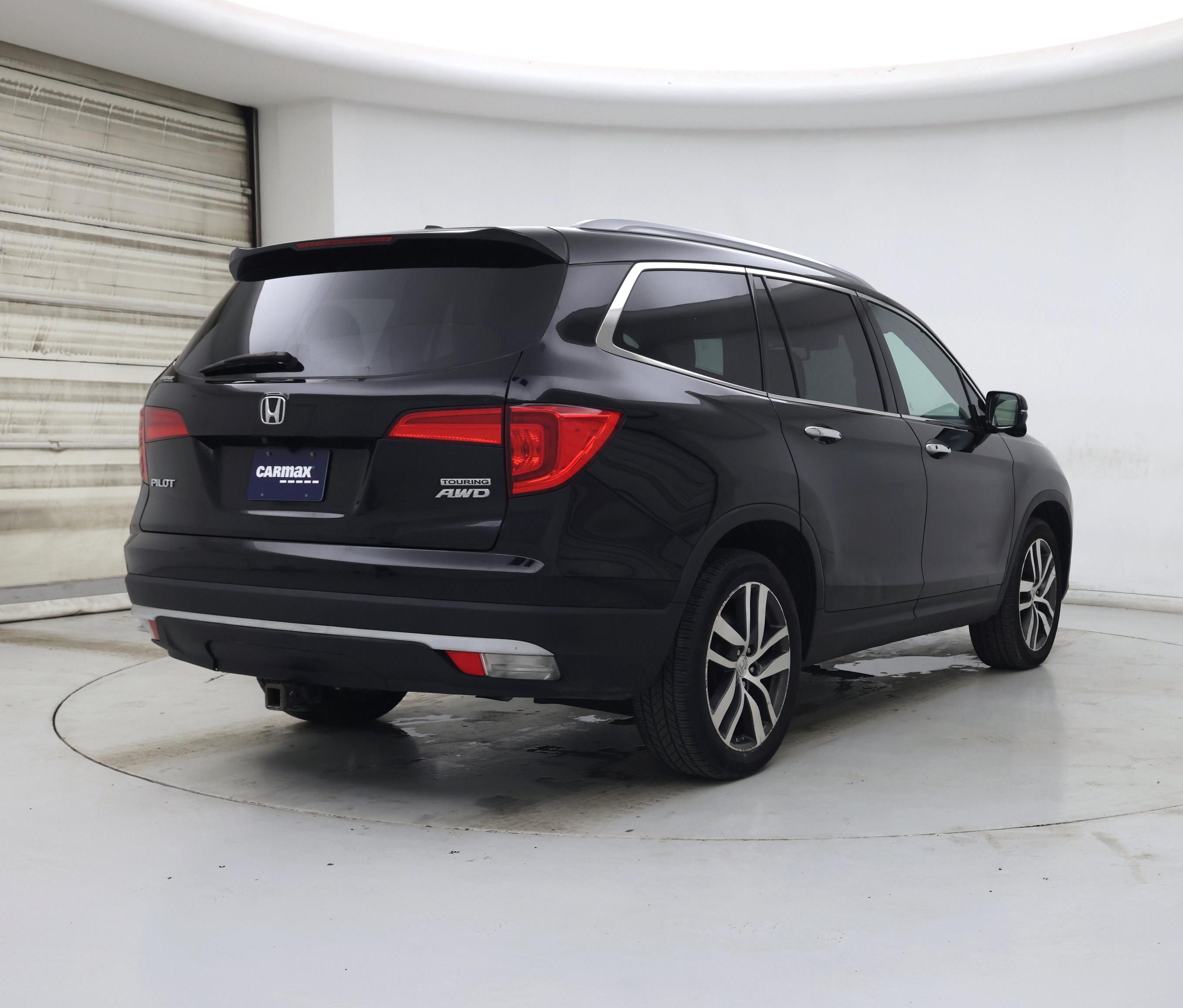 Thumbnail: 2016 Honda Pilot - 8