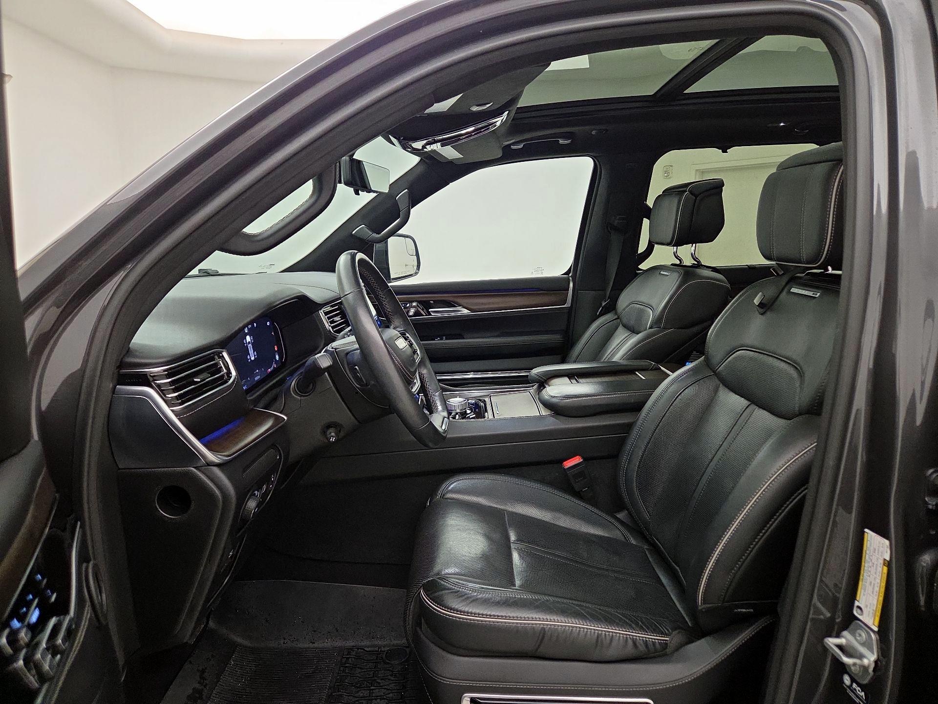 Thumbnail: 2022 Jeep Grand Wagoneer - 11