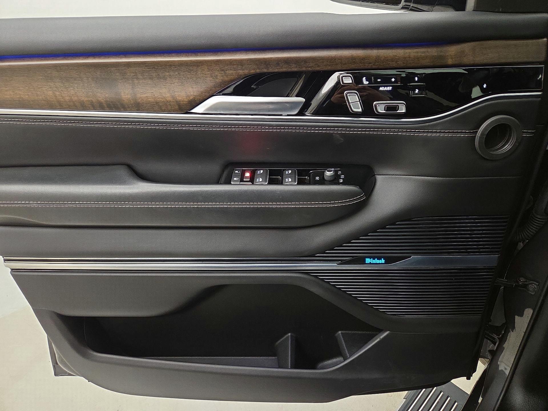 Thumbnail: 2022 Jeep Grand Wagoneer - 12