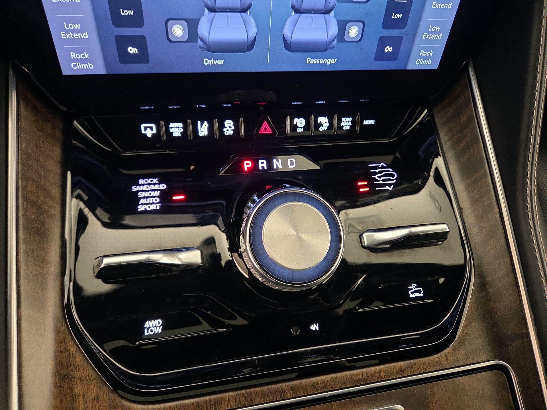 Thumbnail: 2022 Jeep Grand Wagoneer - 18