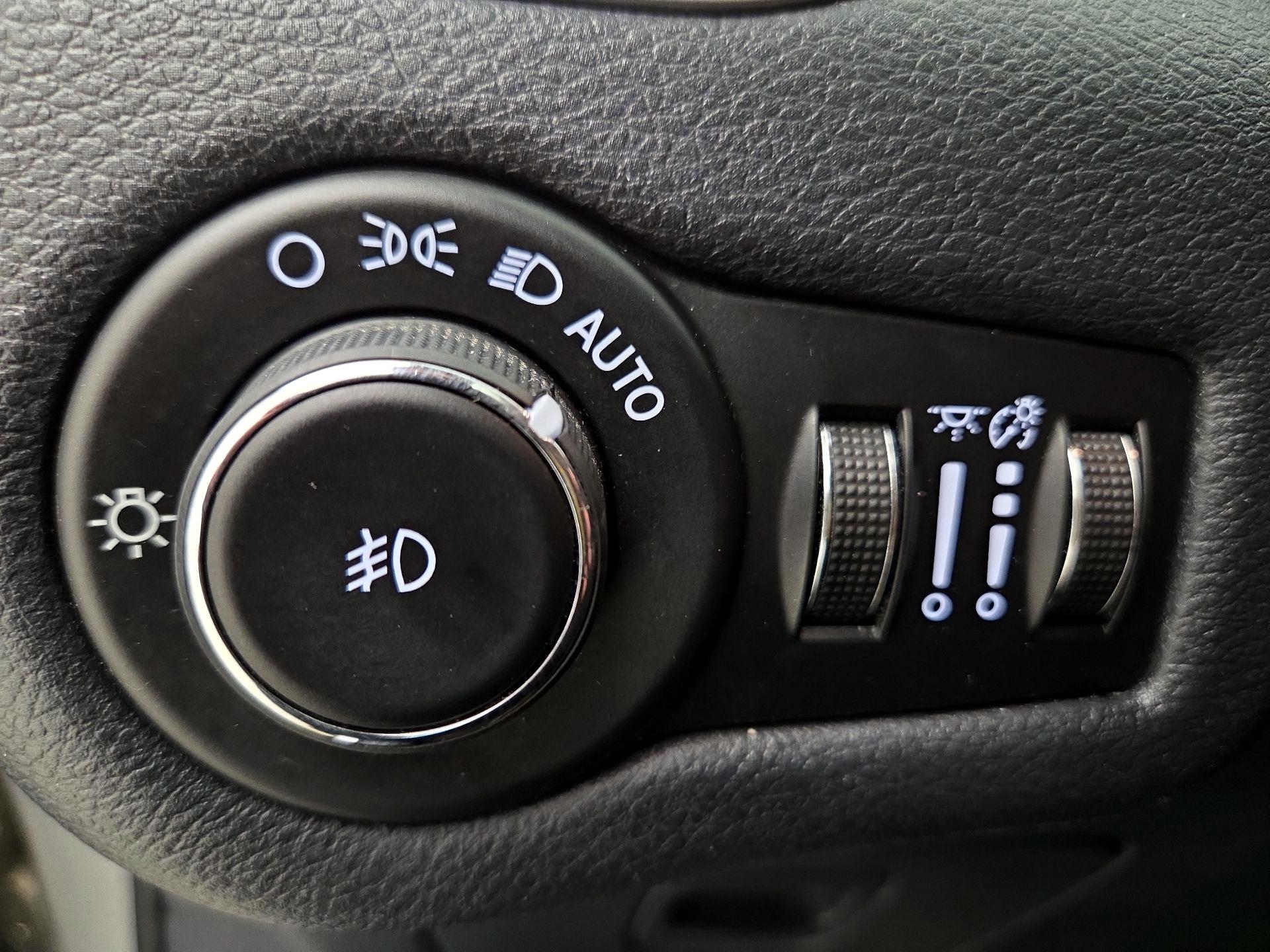 Thumbnail: 2014 Jeep Cherokee - 13