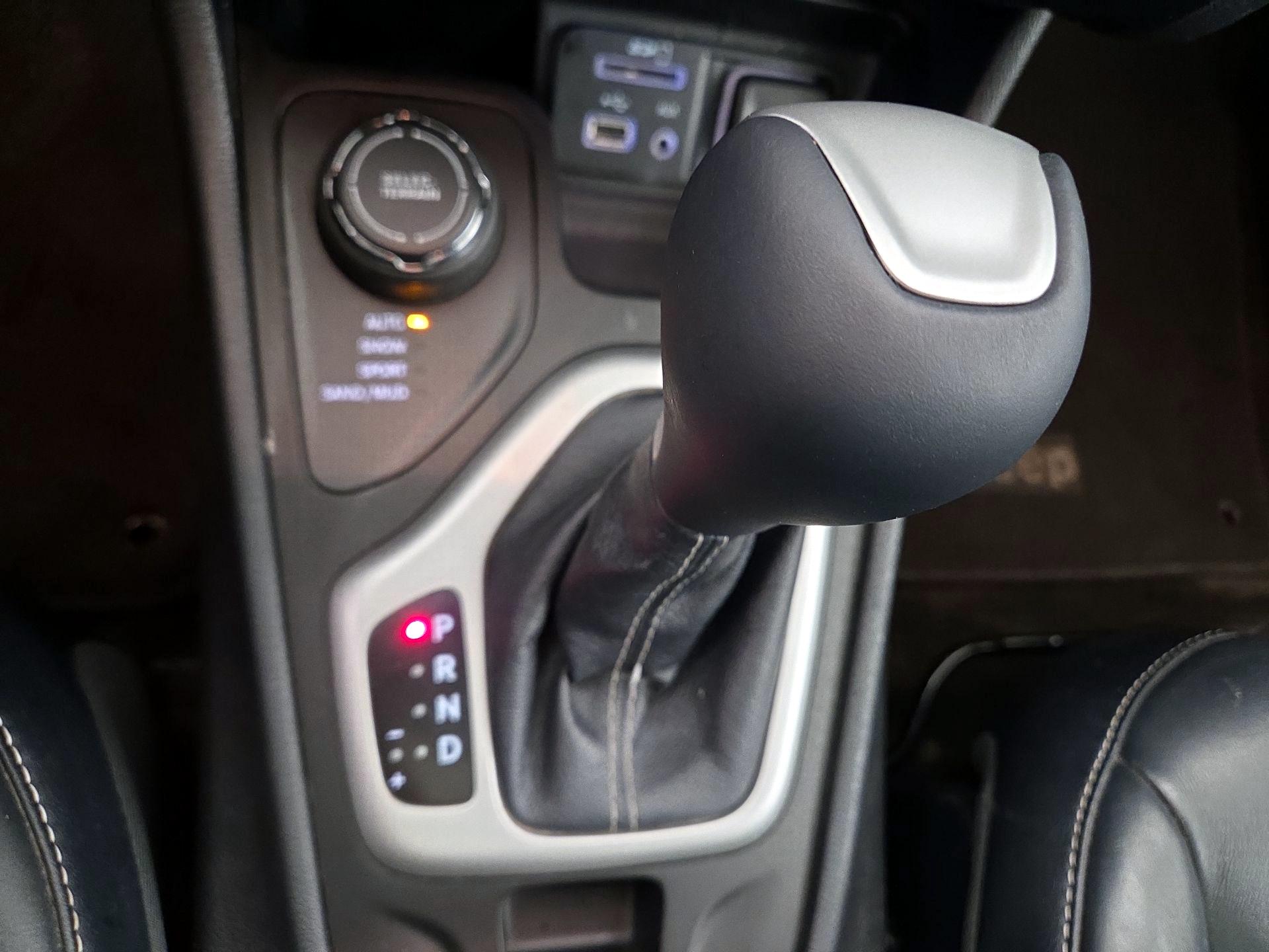 Thumbnail: 2014 Jeep Cherokee - 18