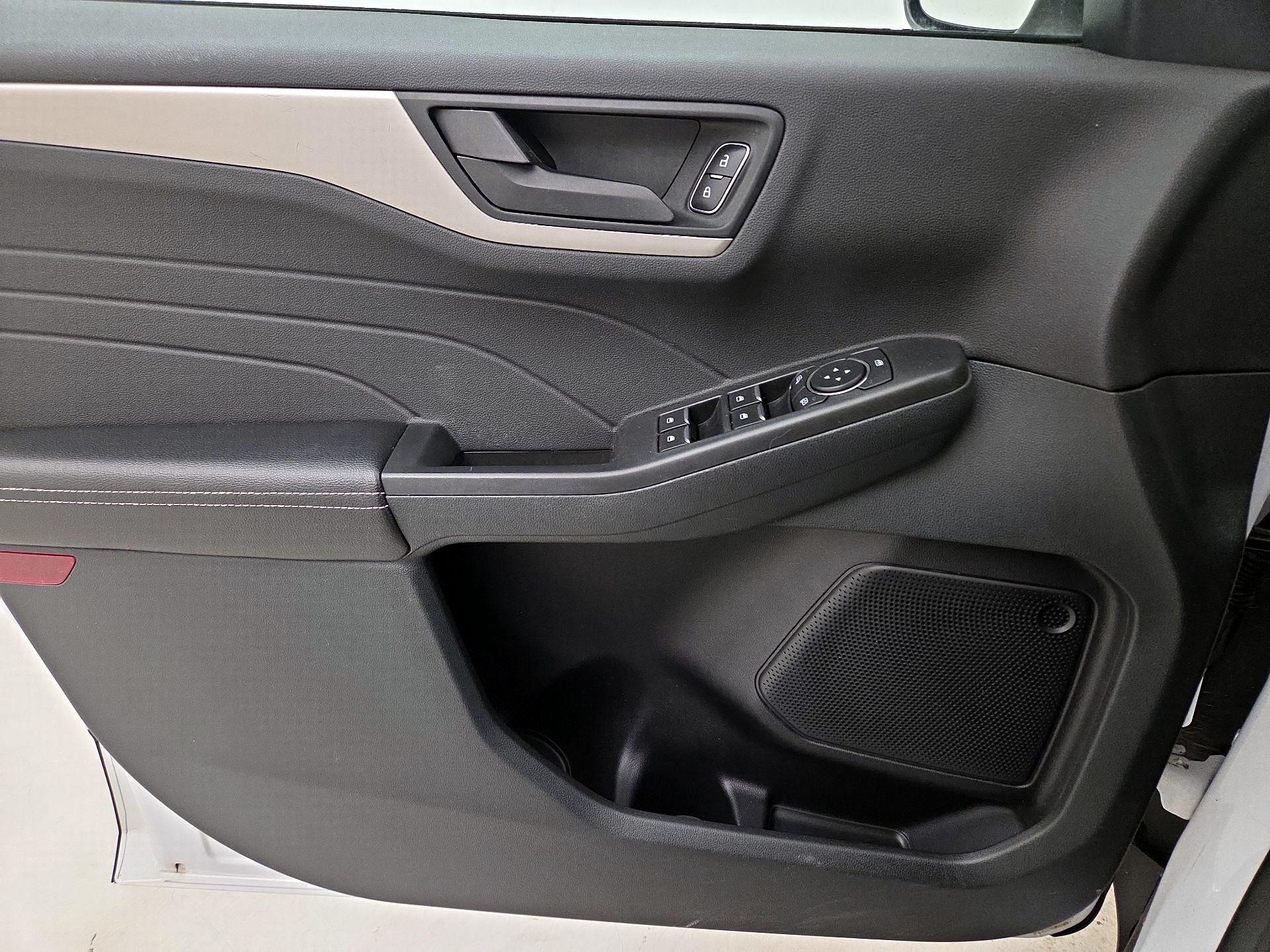 Thumbnail: 2022 Ford Escape - 12