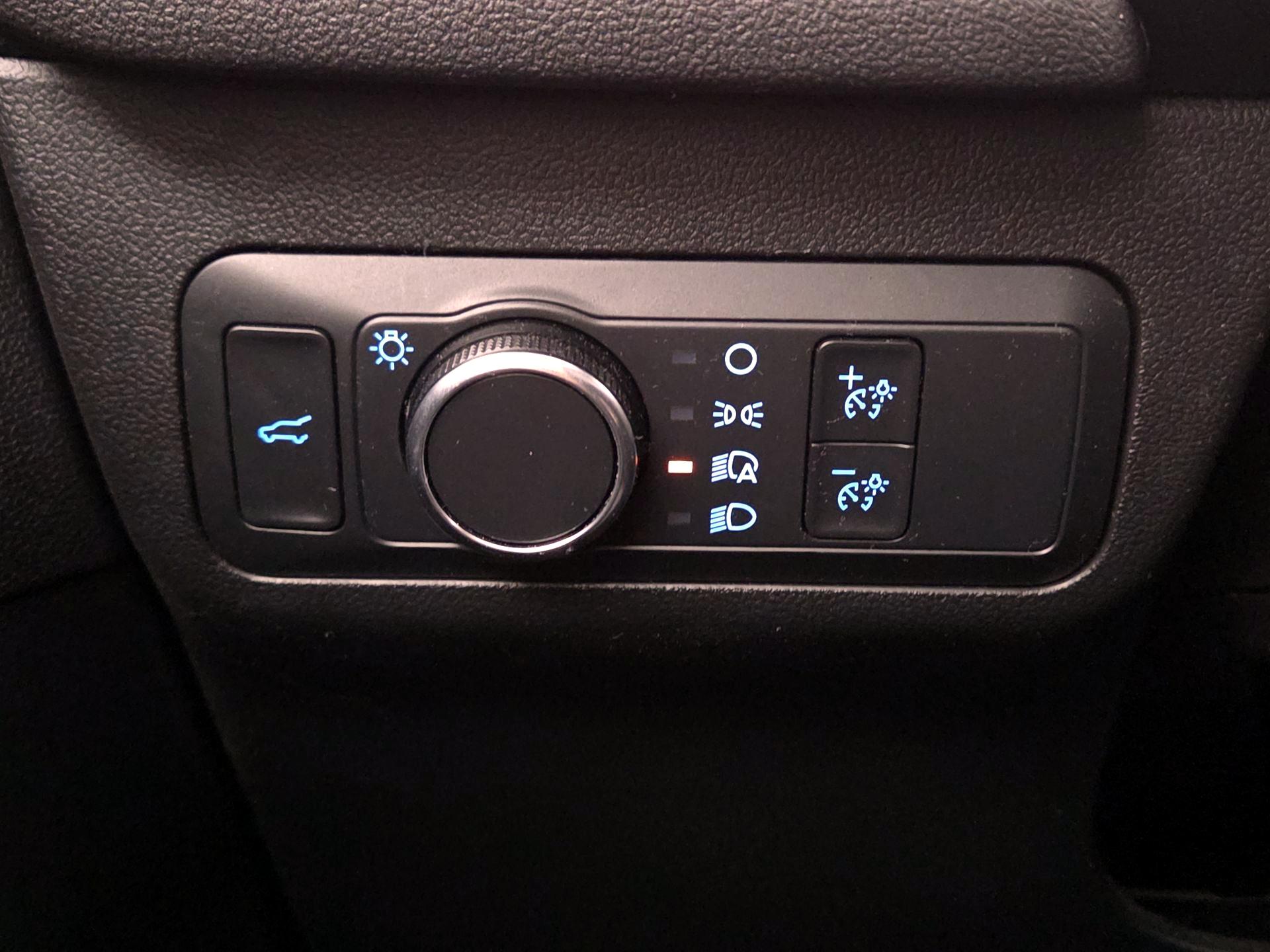 Thumbnail: 2022 Ford Escape - 13