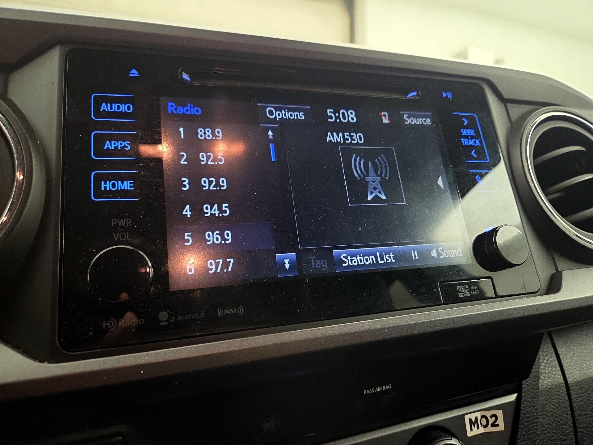 Thumbnail: 2019 Toyota Tacoma - 16