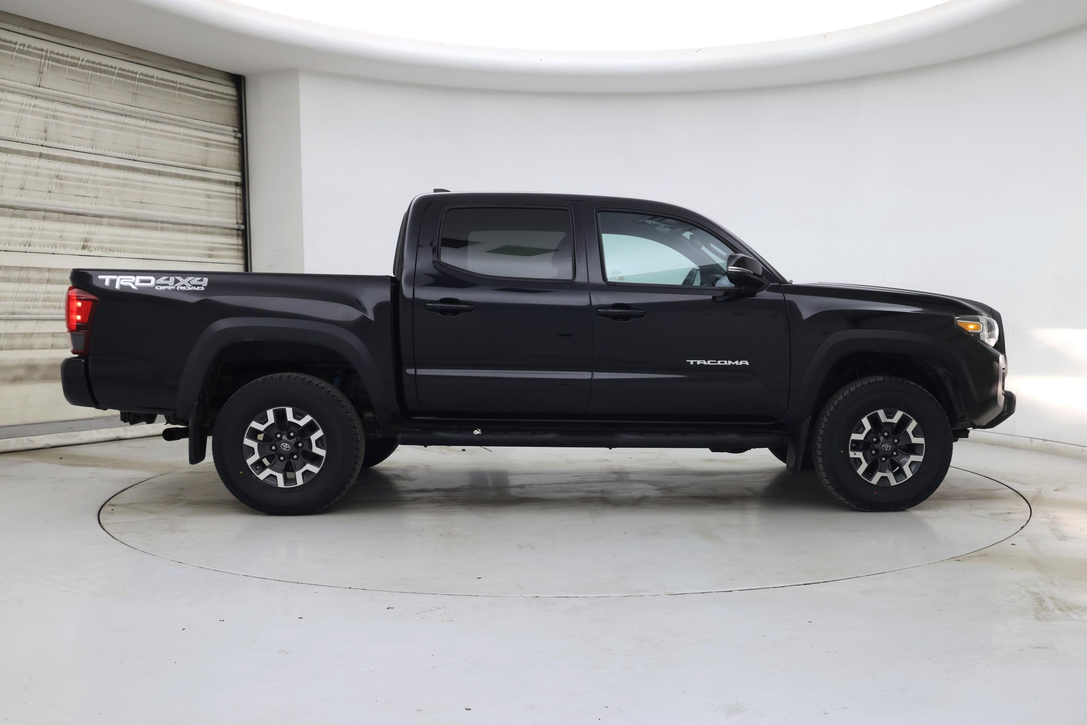 Thumbnail: 2019 Toyota Tacoma - 7
