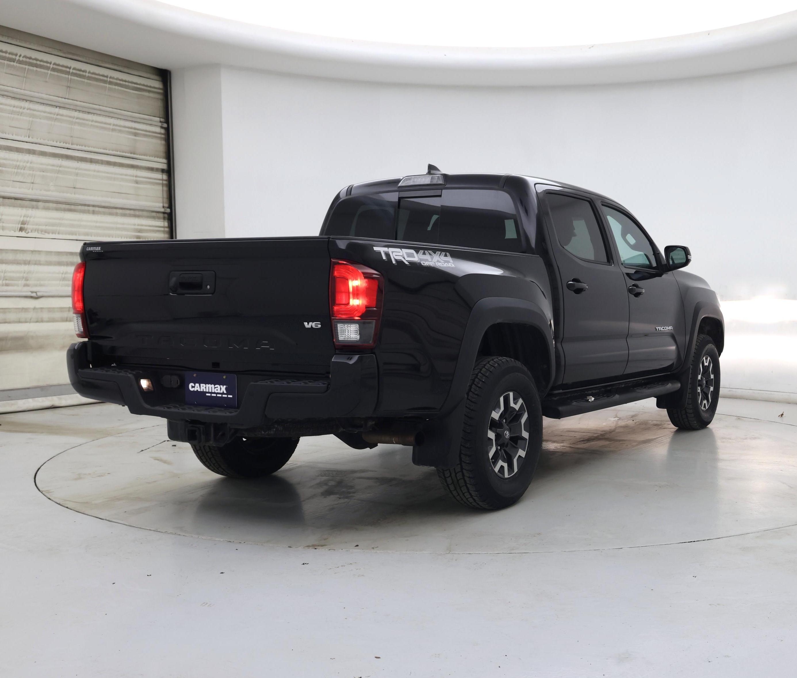 Thumbnail: 2019 Toyota Tacoma - 8