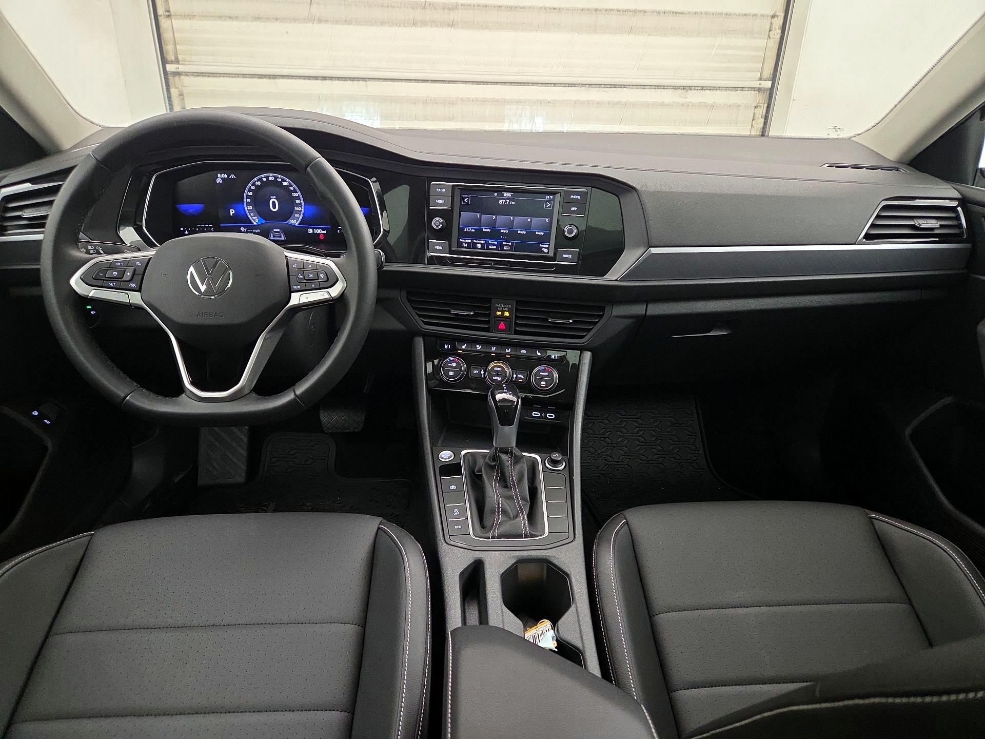 Thumbnail: 2023 Volkswagen Jetta - 9