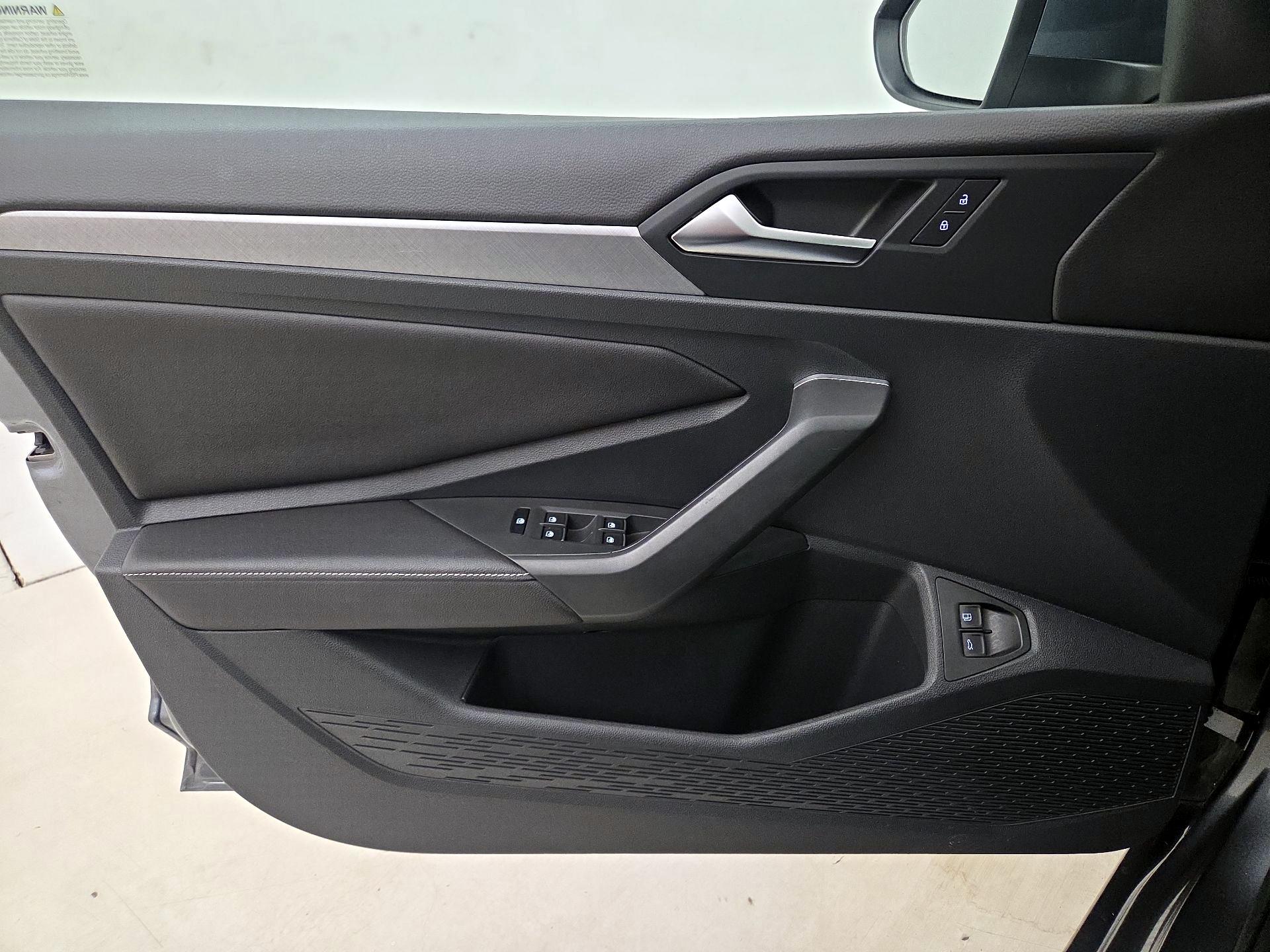 Thumbnail: 2023 Volkswagen Jetta - 12