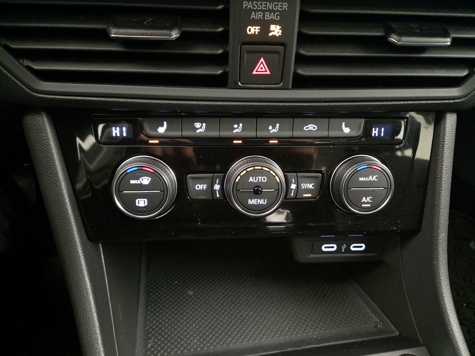 Thumbnail: 2023 Volkswagen Jetta - 16