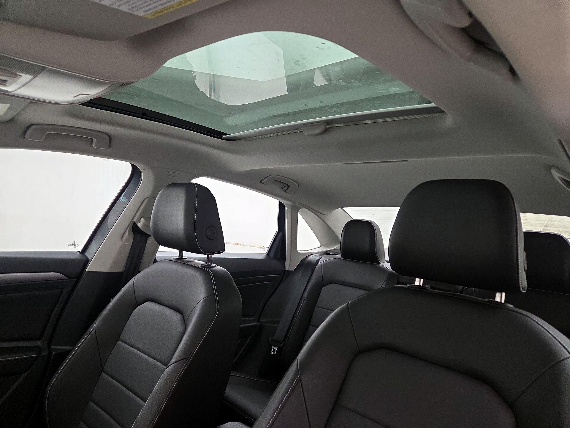 Thumbnail: 2023 Volkswagen Jetta - 19