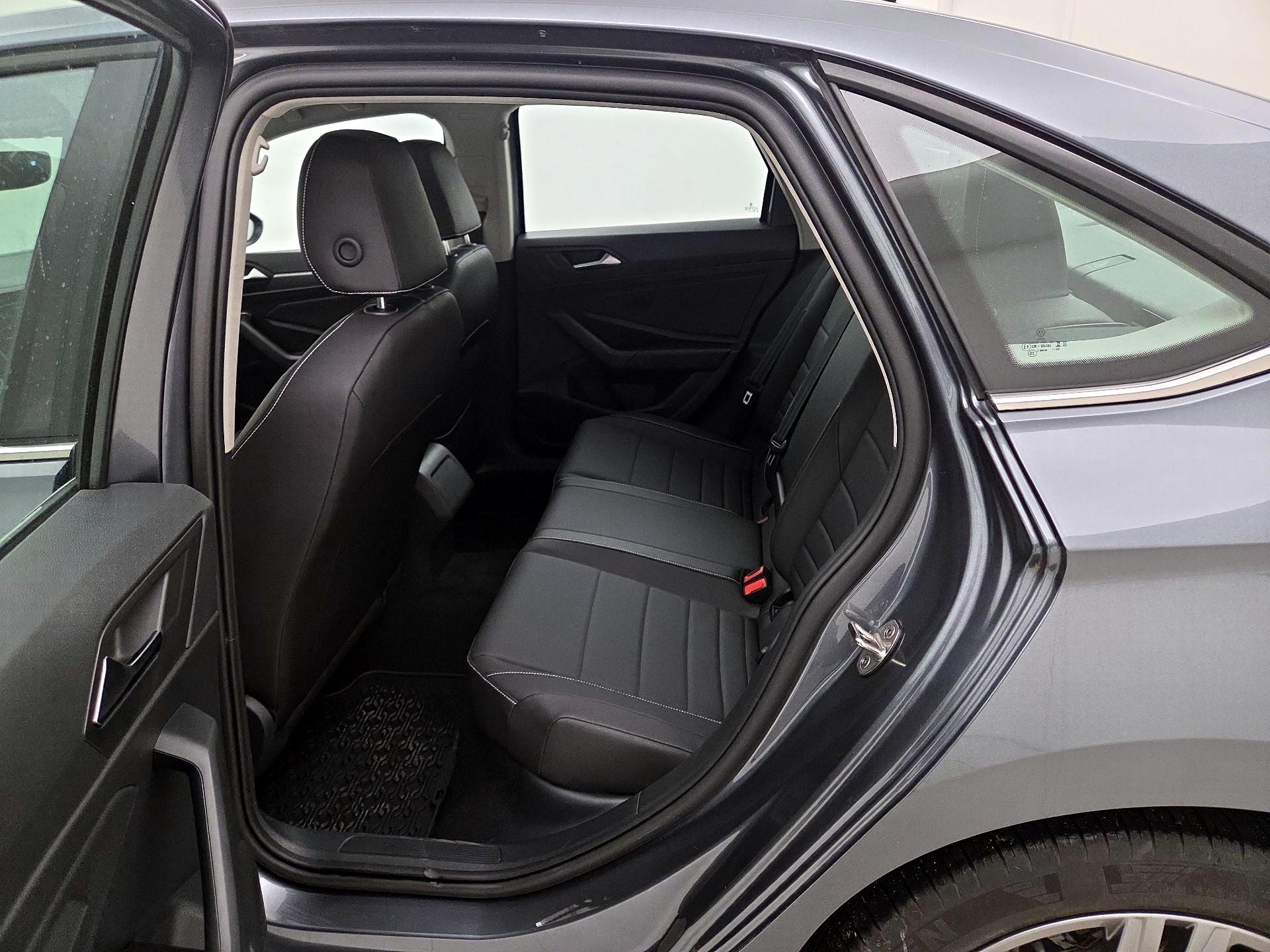 Thumbnail: 2023 Volkswagen Jetta - 20