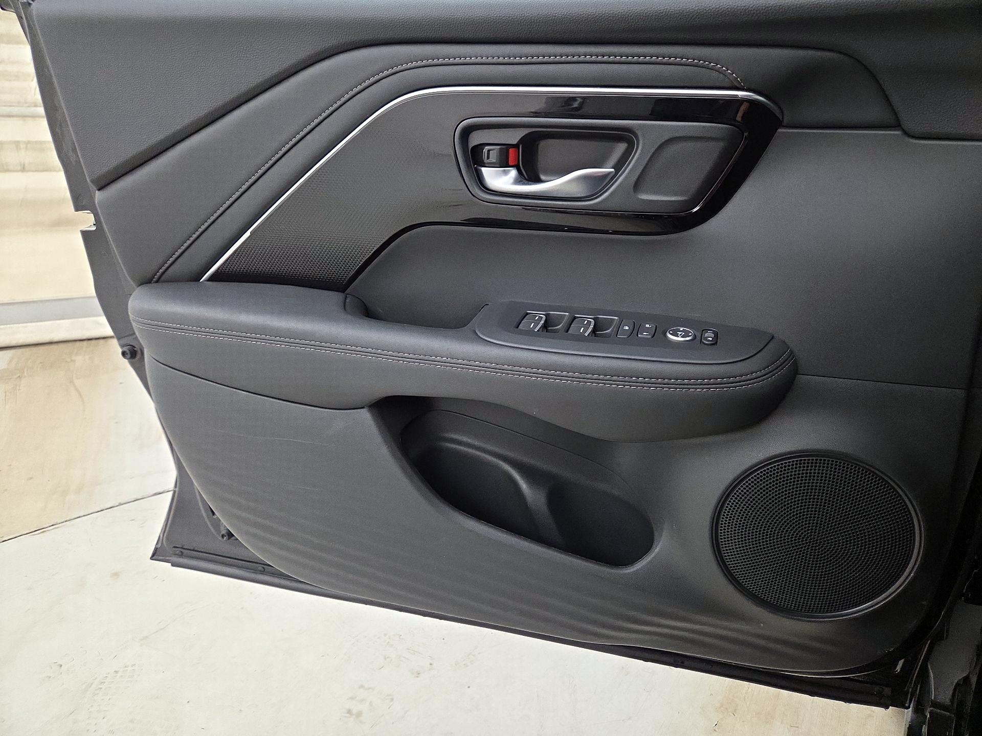 Thumbnail: 2025 Acura ADX - 12