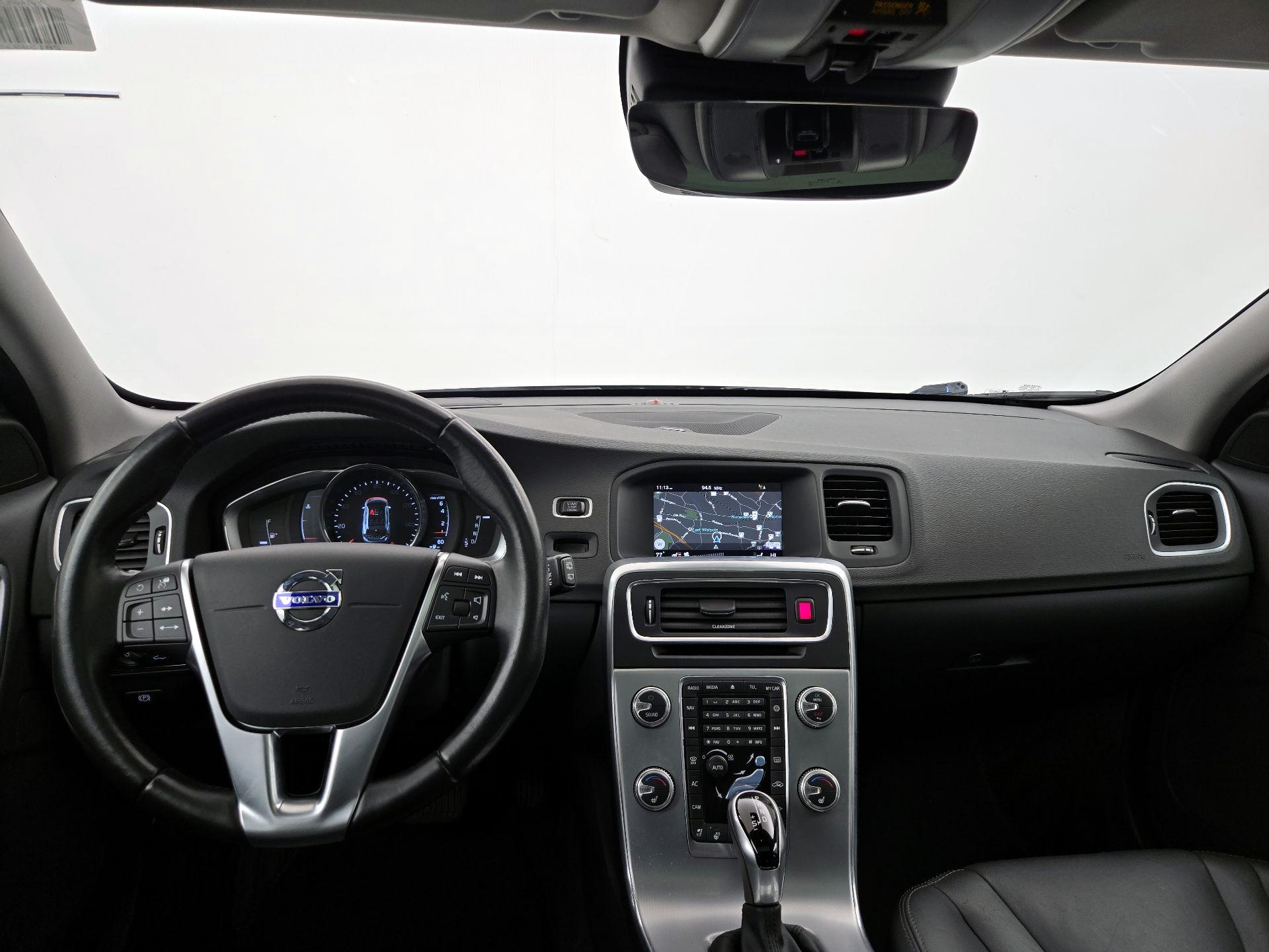 Thumbnail: 2017 Volvo V60 - 9