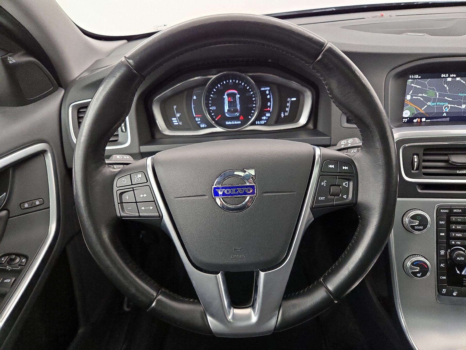 Thumbnail: 2017 Volvo V60 - 10