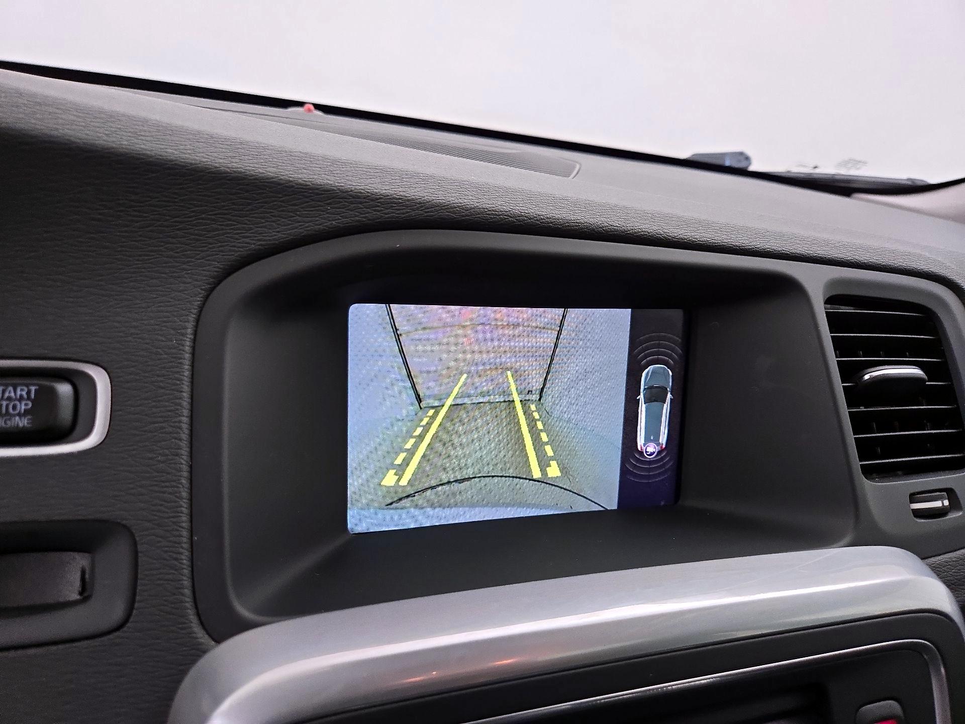 Thumbnail: 2017 Volvo V60 - 15