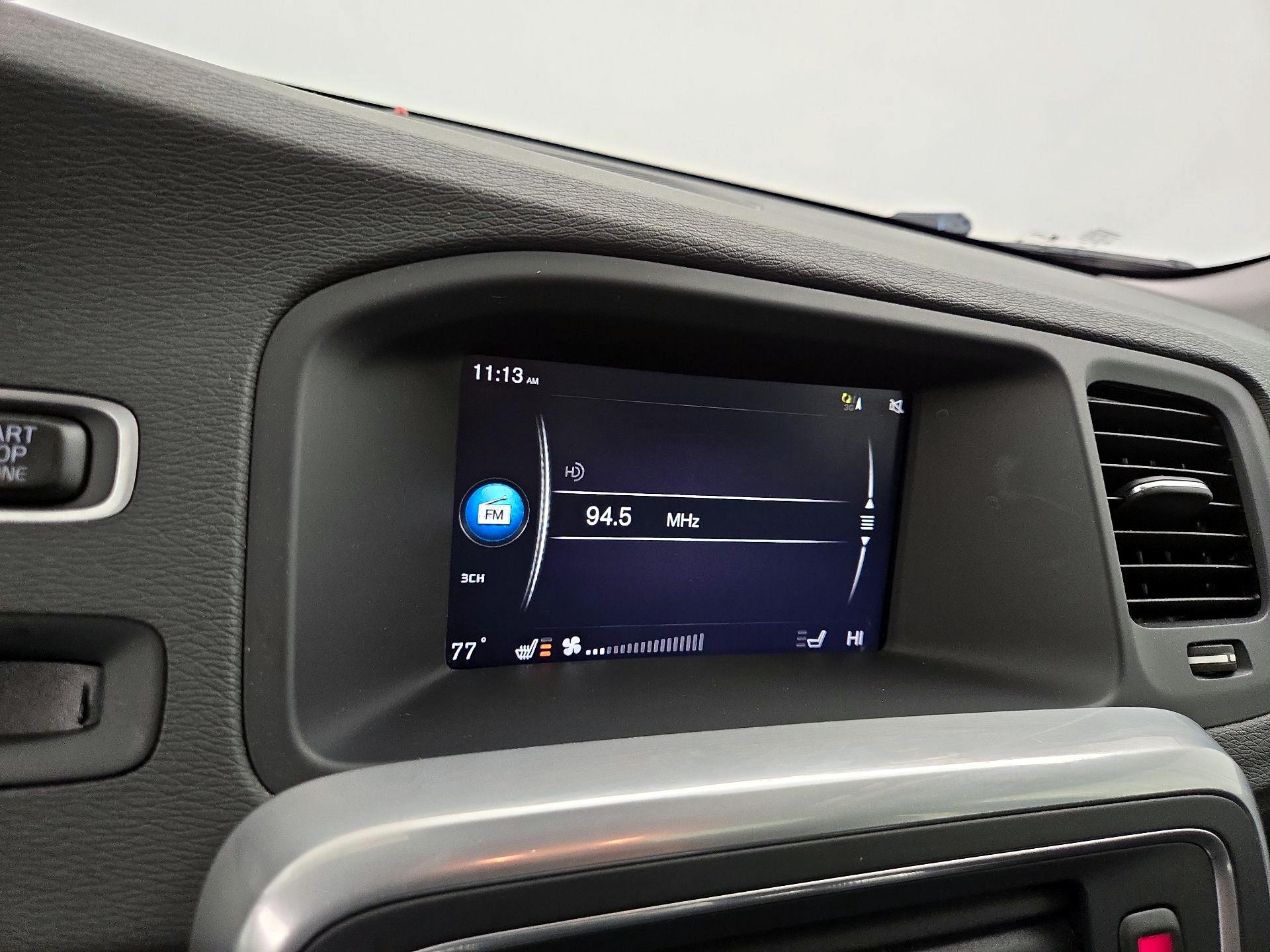 Thumbnail: 2017 Volvo V60 - 16