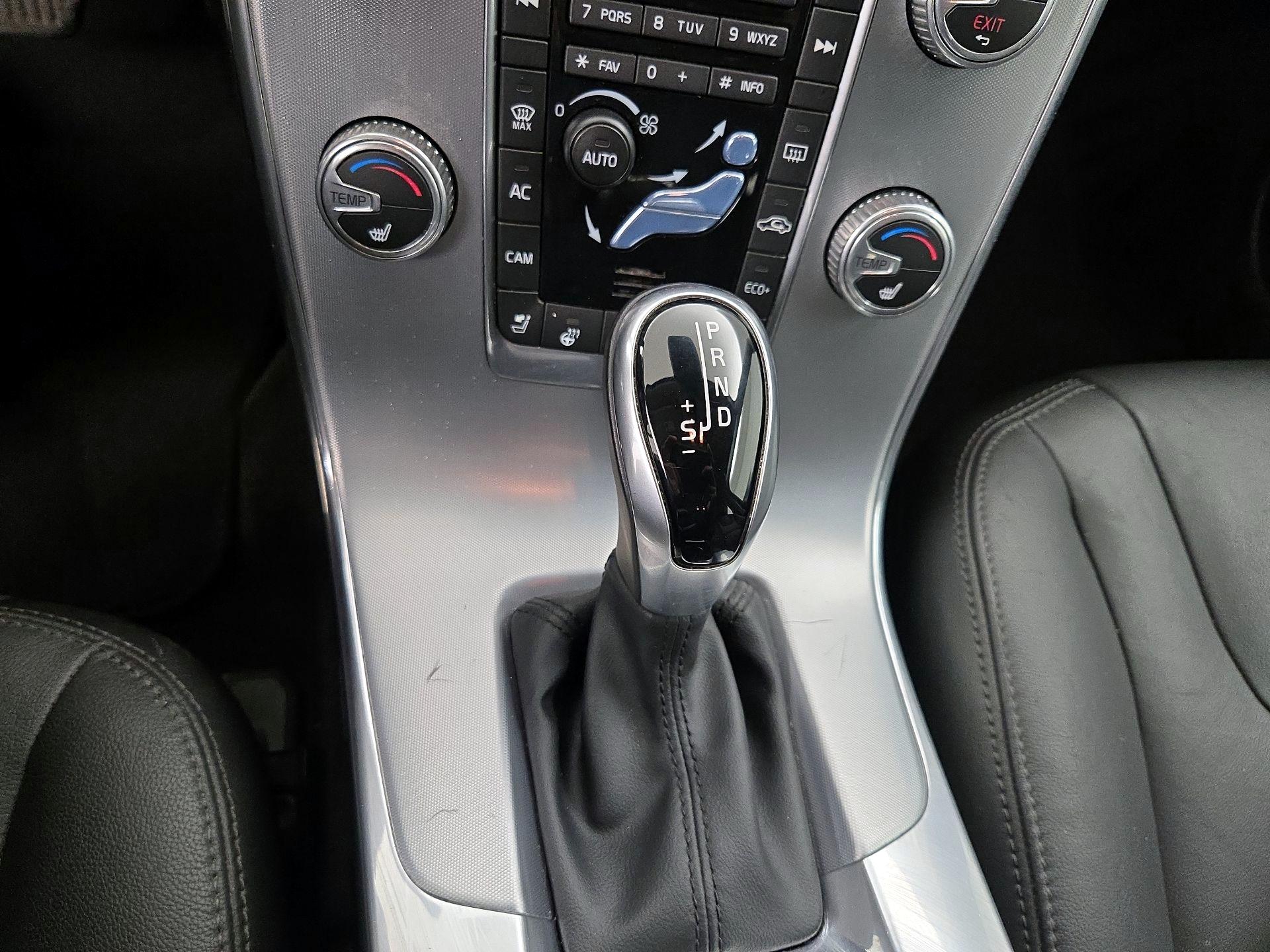 Thumbnail: 2017 Volvo V60 - 18