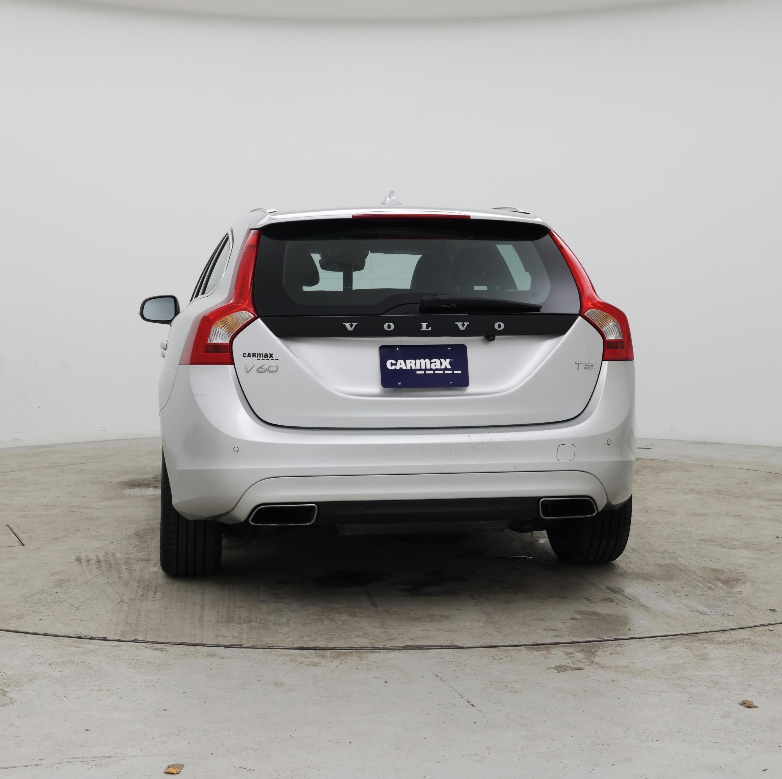 Thumbnail: 2017 Volvo V60 - 6