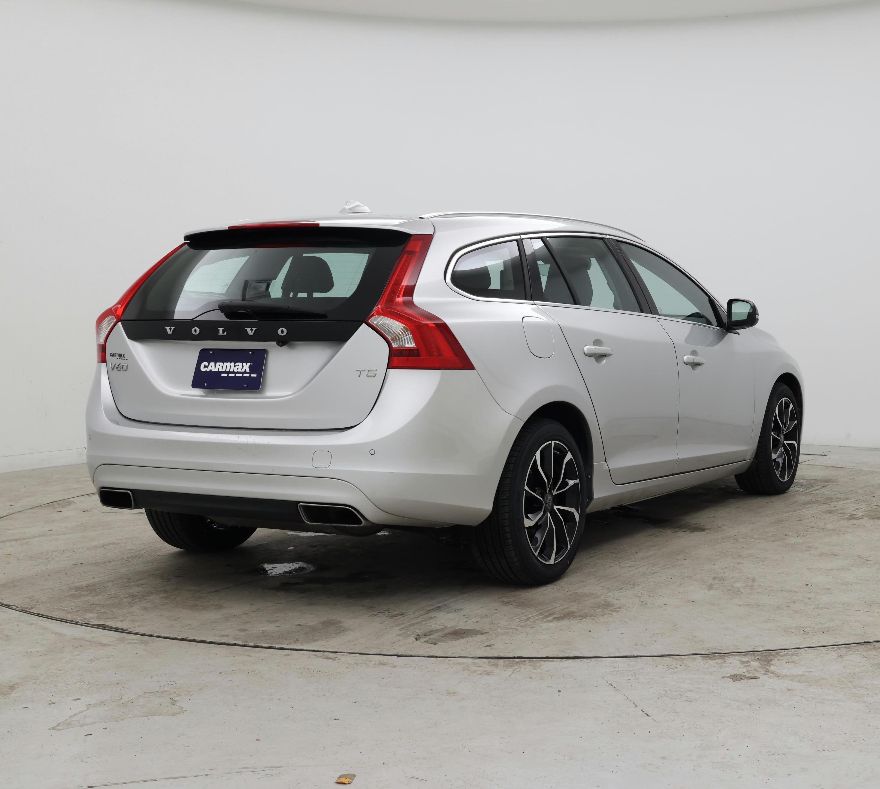 Thumbnail: 2017 Volvo V60 - 8