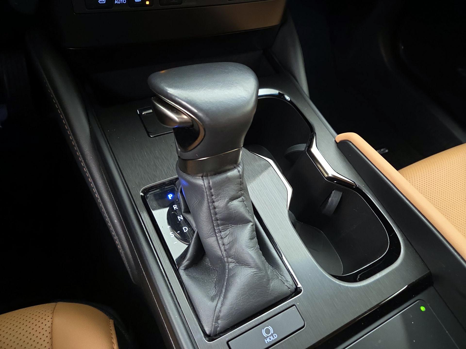 Thumbnail: 2024 Lexus ES - 17