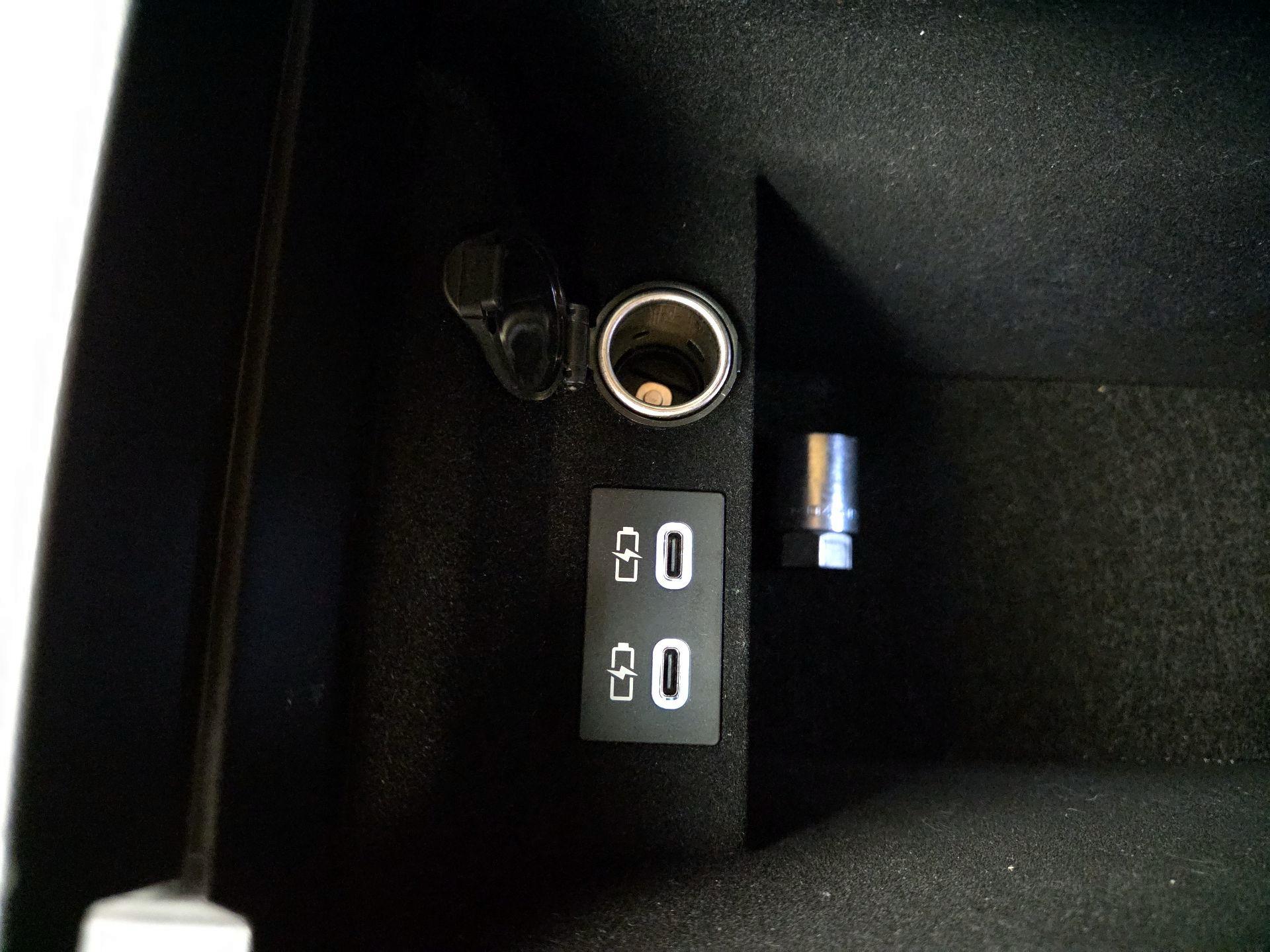 Thumbnail: 2024 Lexus ES - 18