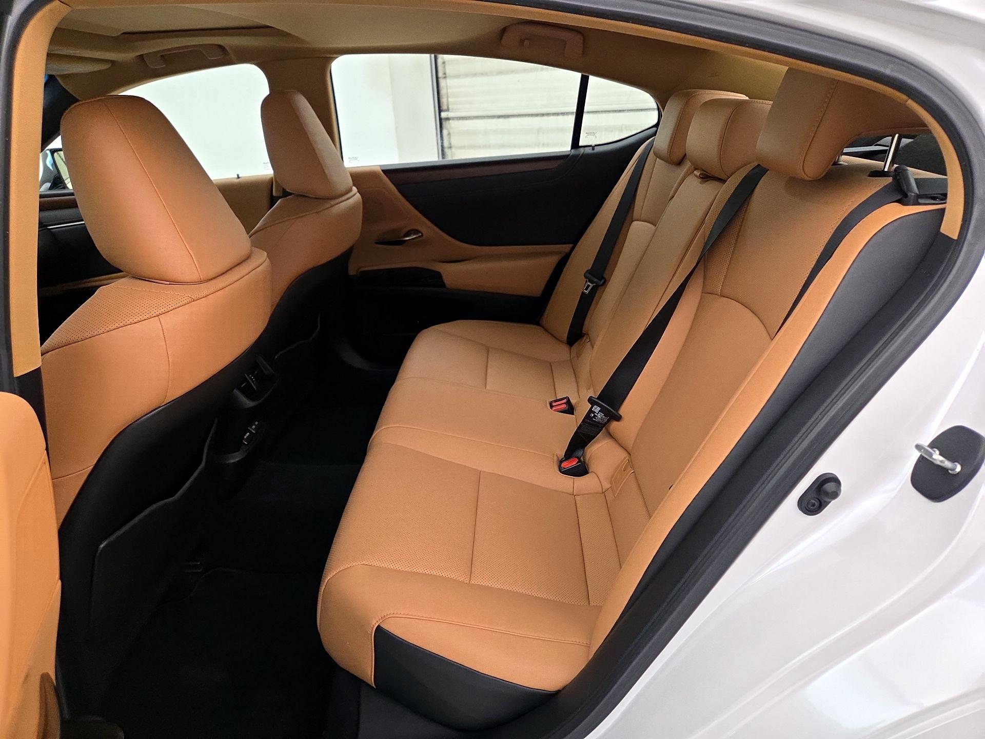 Thumbnail: 2024 Lexus ES - 20