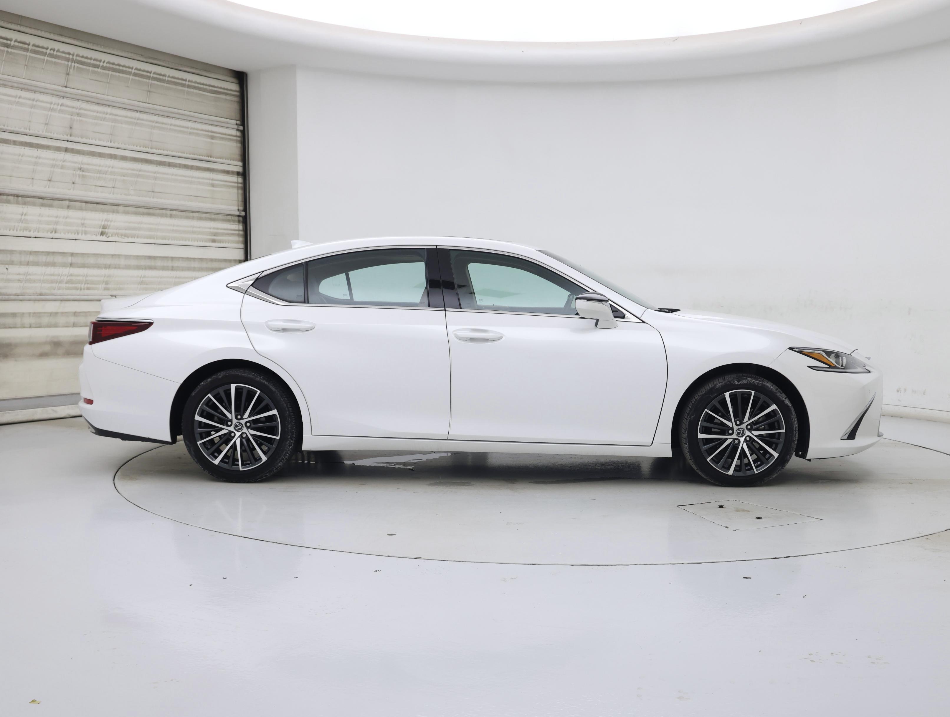 Thumbnail: 2024 Lexus ES - 7