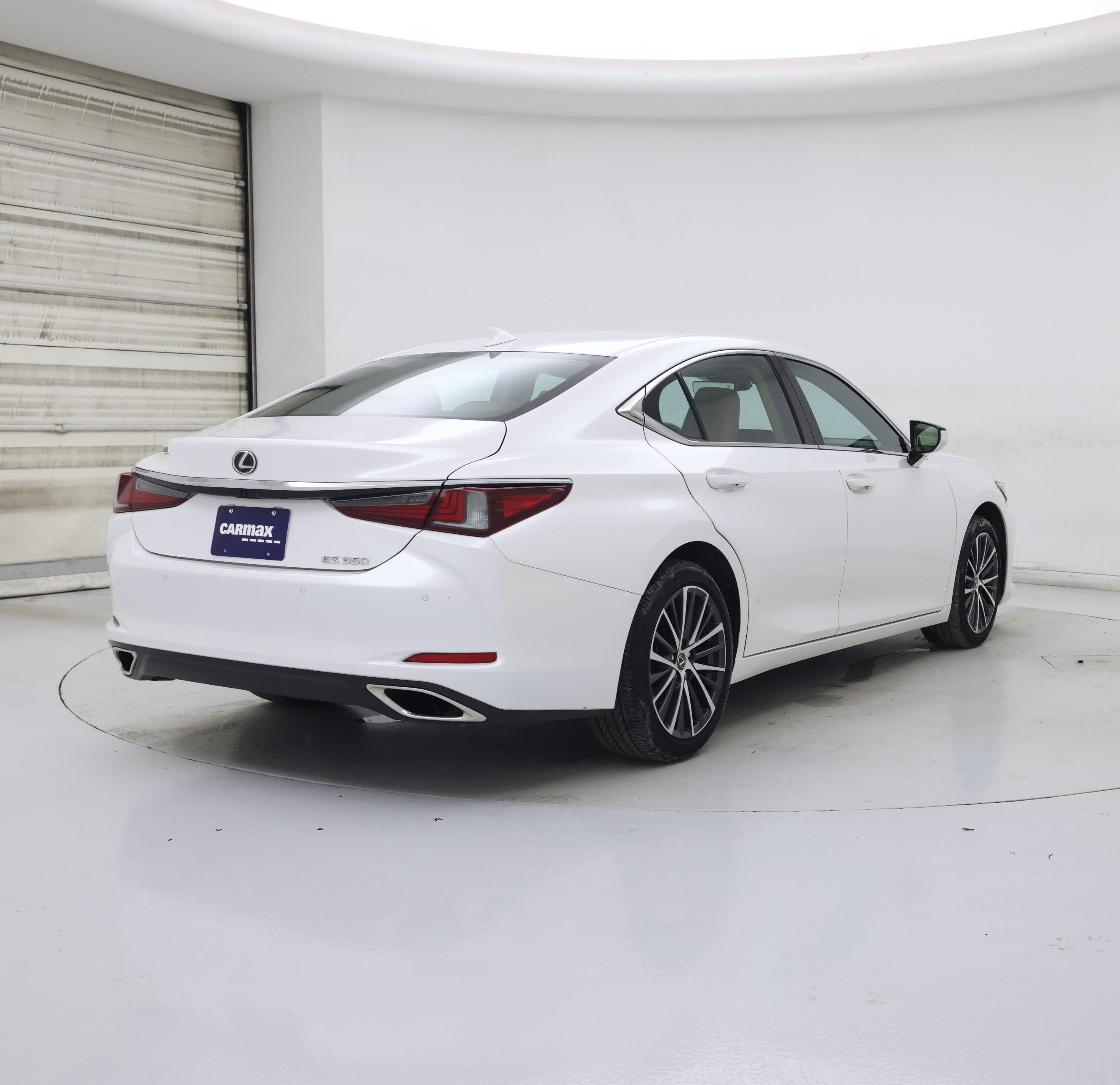 Thumbnail: 2024 Lexus ES - 8