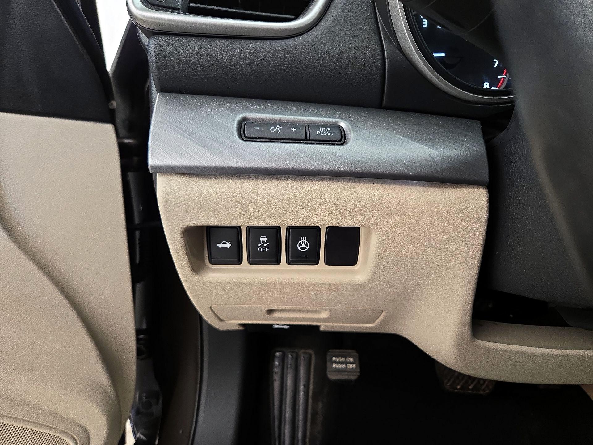 Thumbnail: 2016 Nissan Maxima - 13