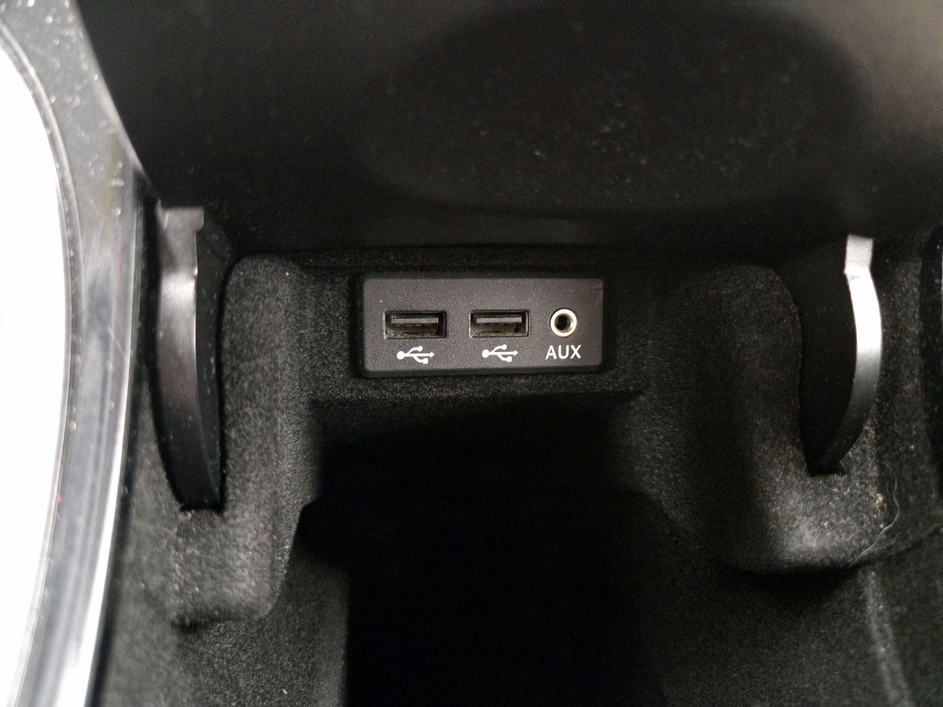 Thumbnail: 2016 Nissan Maxima - 19