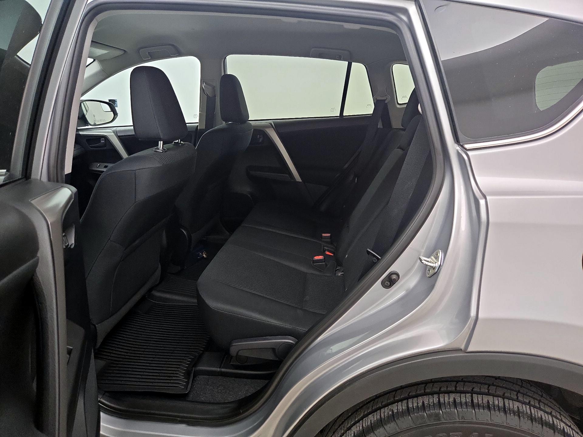 Thumbnail: 2017 Toyota RAV4 - 19