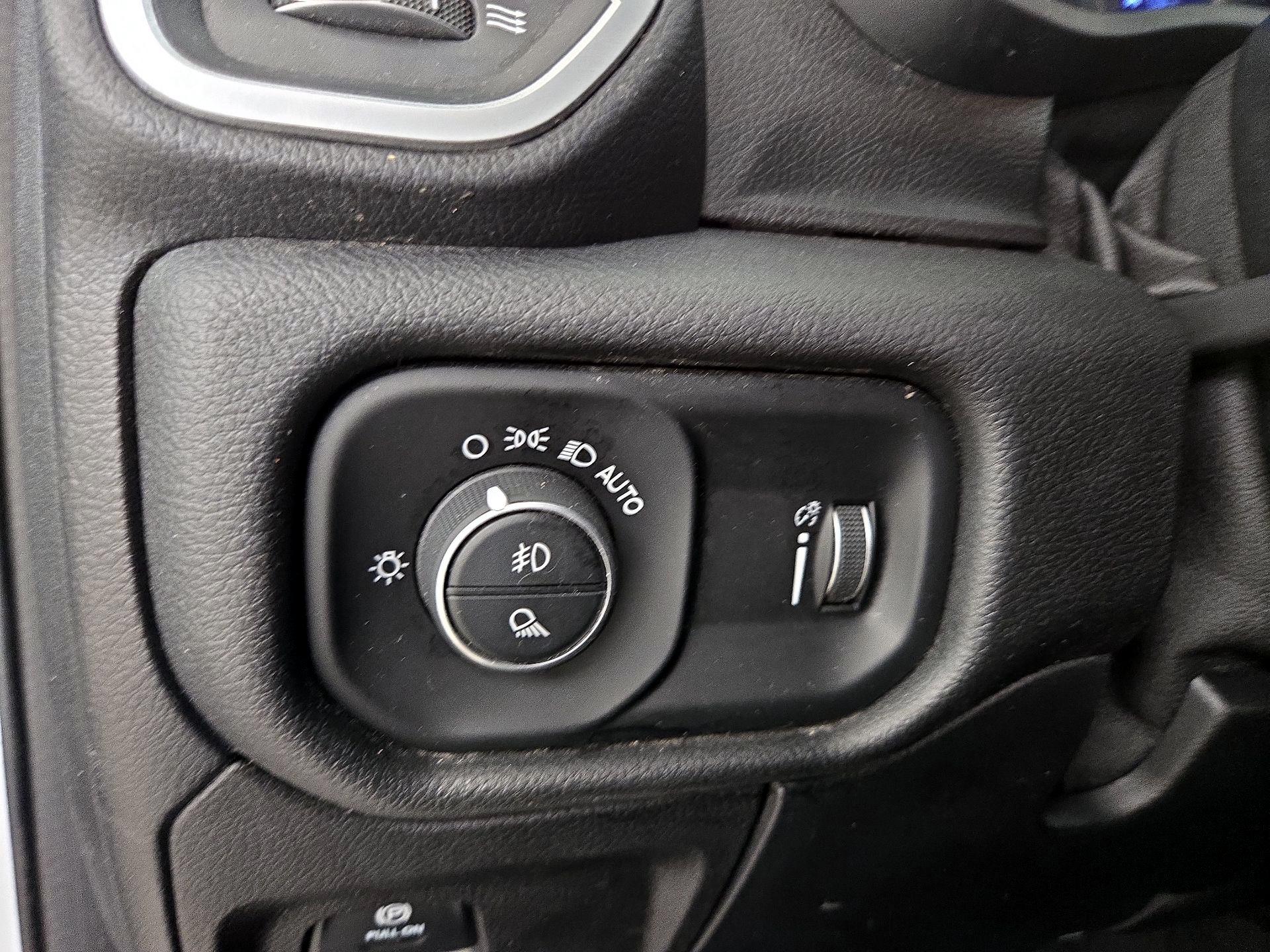 Thumbnail: 2021 RAM 1500 - 13