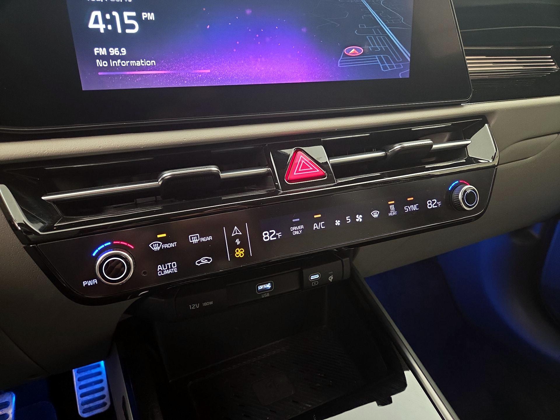 Thumbnail: 2023 Kia Niro - 17