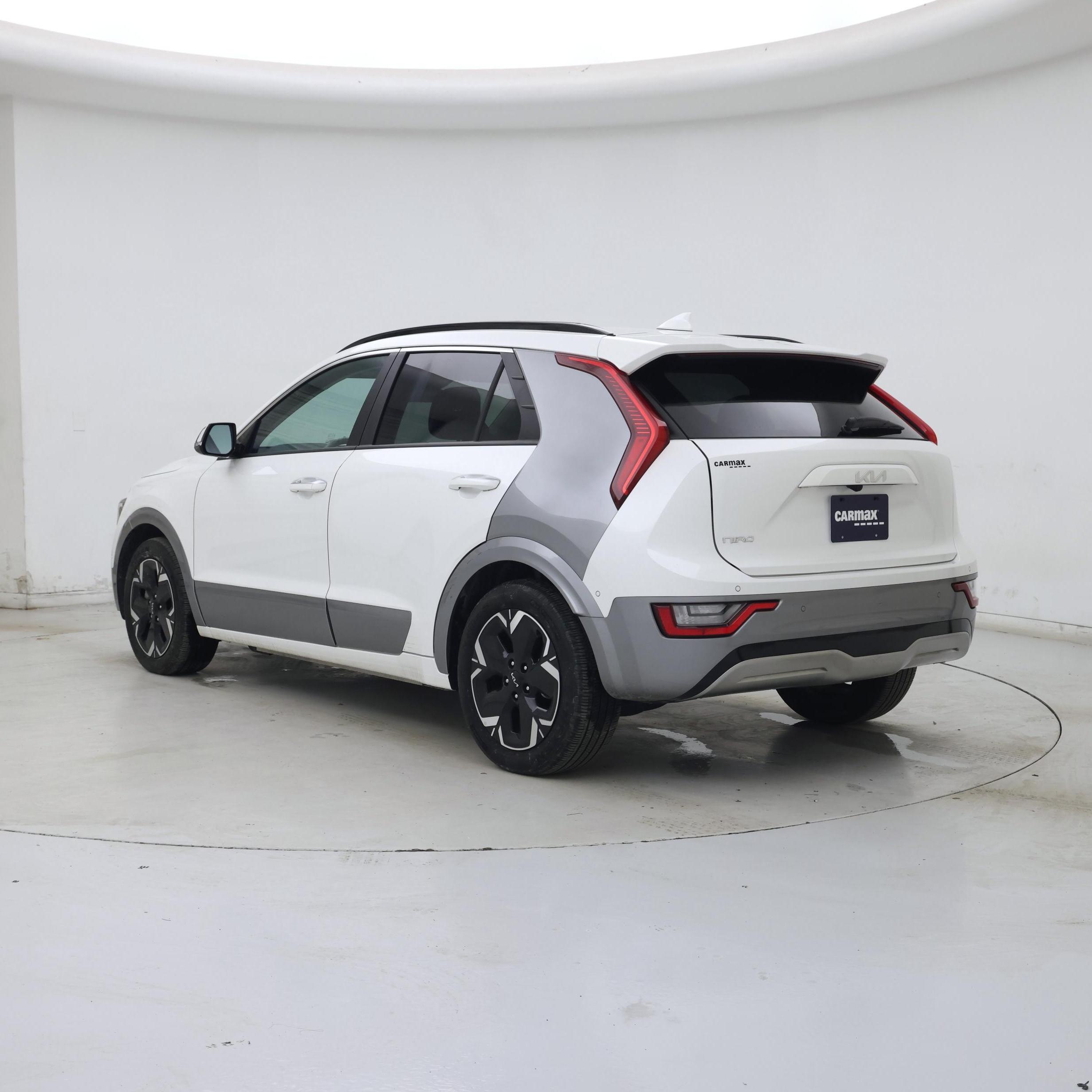 Thumbnail: 2023 Kia Niro - 2