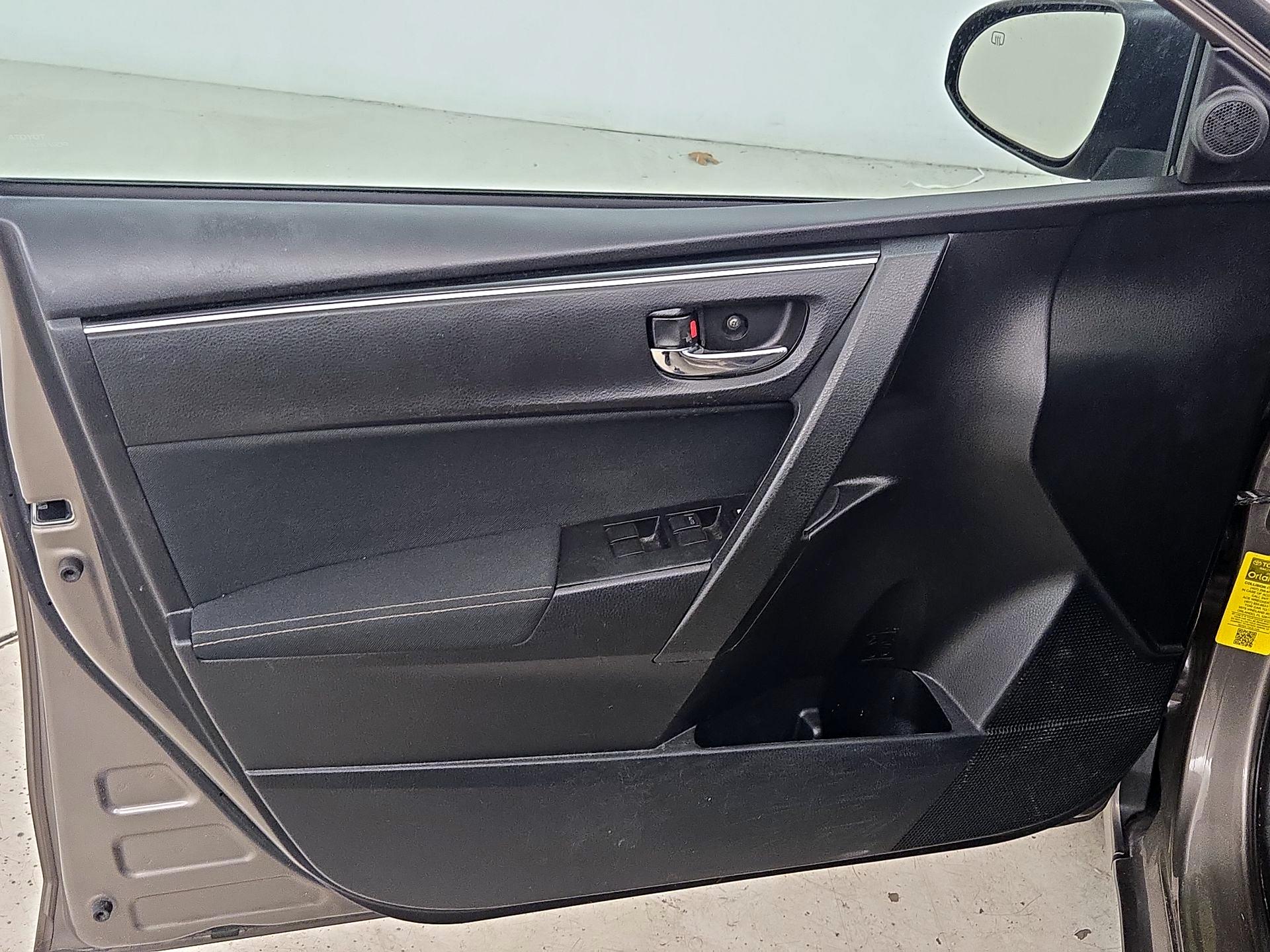 Thumbnail: 2017 Toyota Corolla - 12