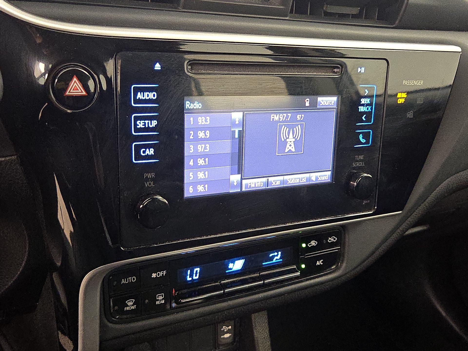 Thumbnail: 2017 Toyota Corolla - 15