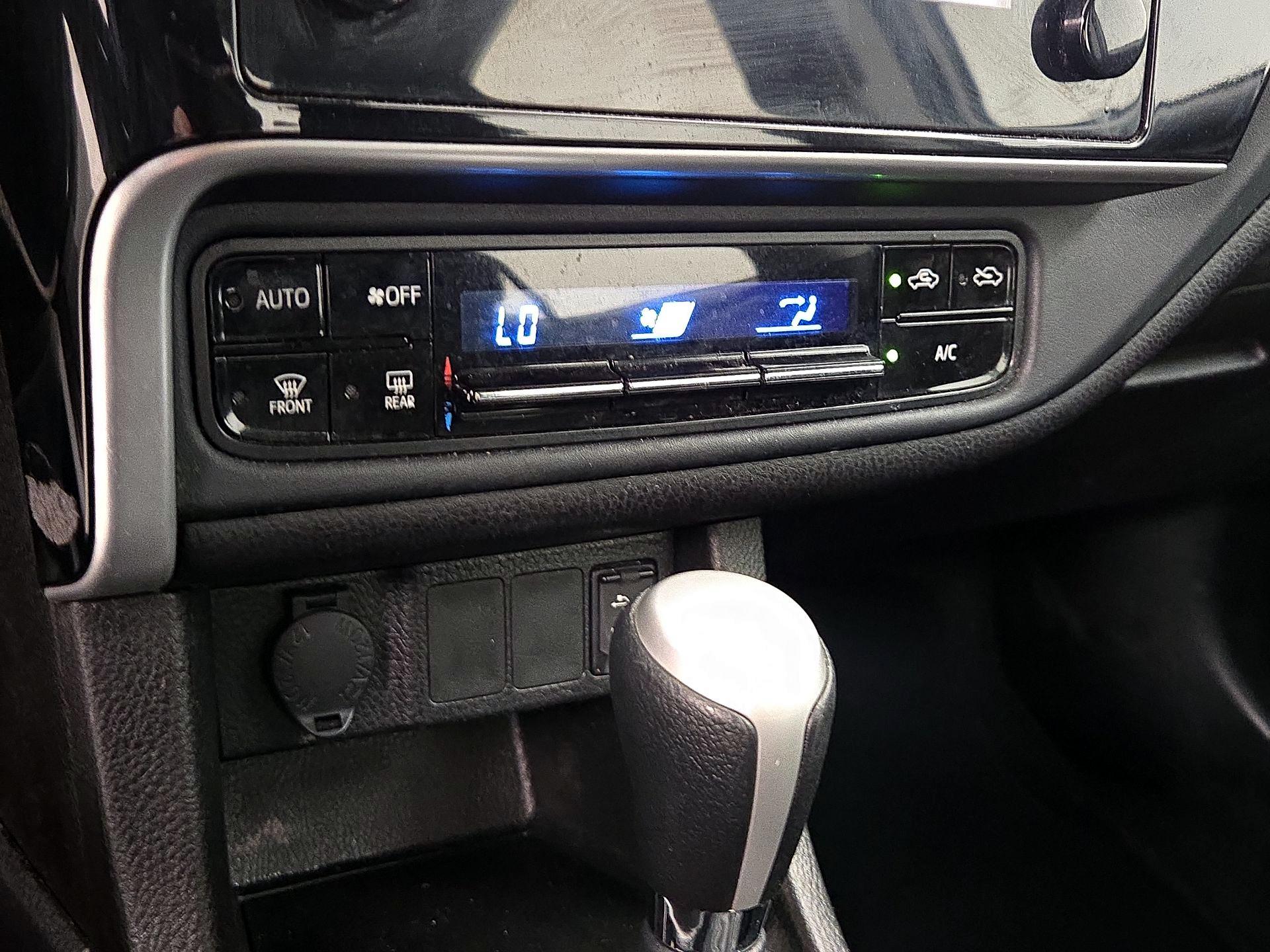 Thumbnail: 2017 Toyota Corolla - 16