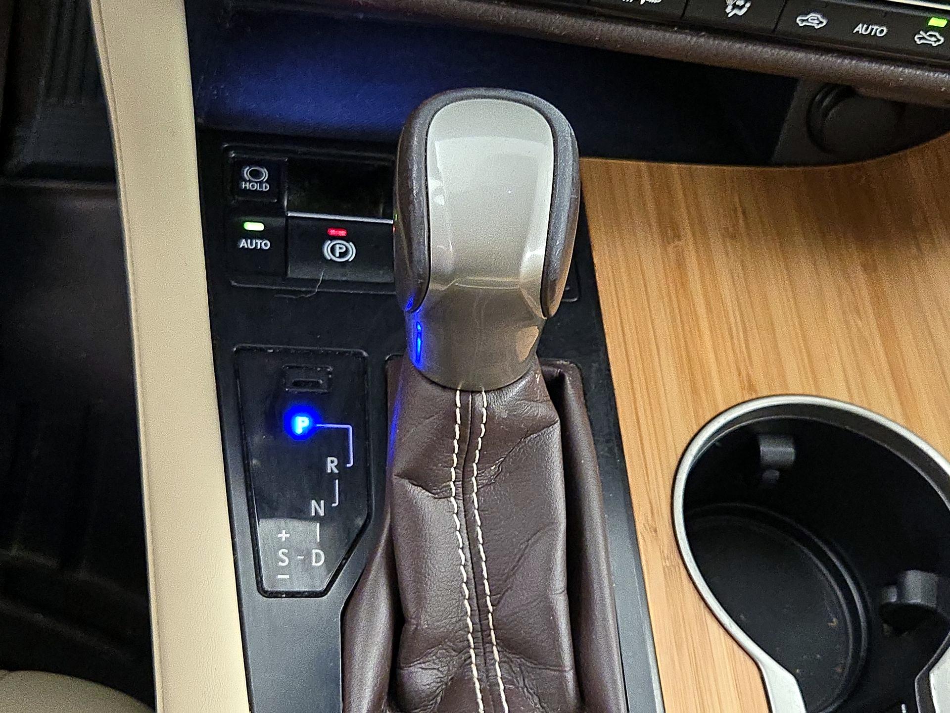 Thumbnail: 2018 Lexus RX - 18