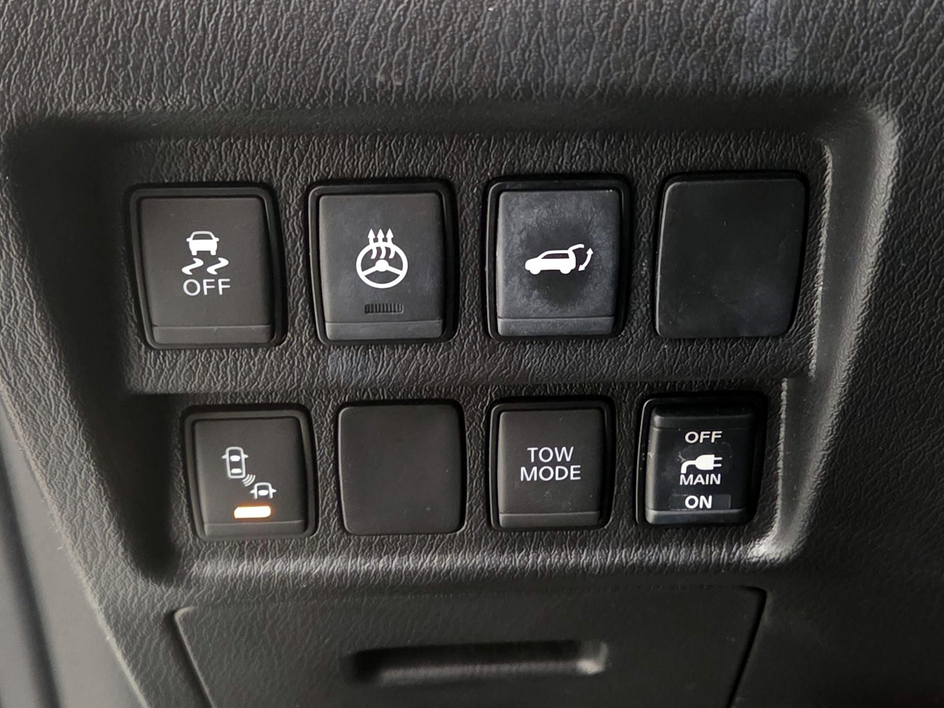 Thumbnail: 2018 Nissan Pathfinder - 13