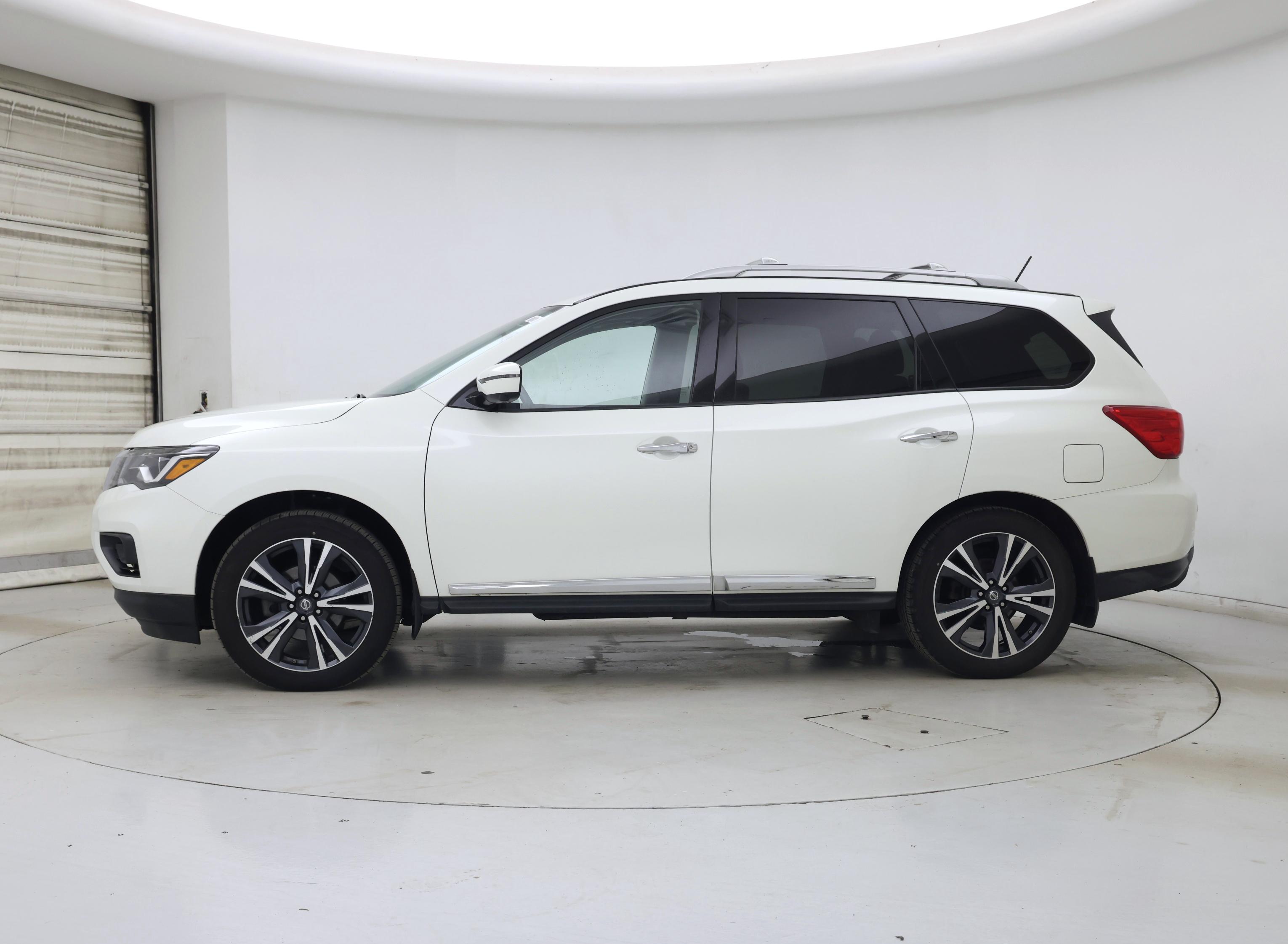 Thumbnail: 2018 Nissan Pathfinder - 3