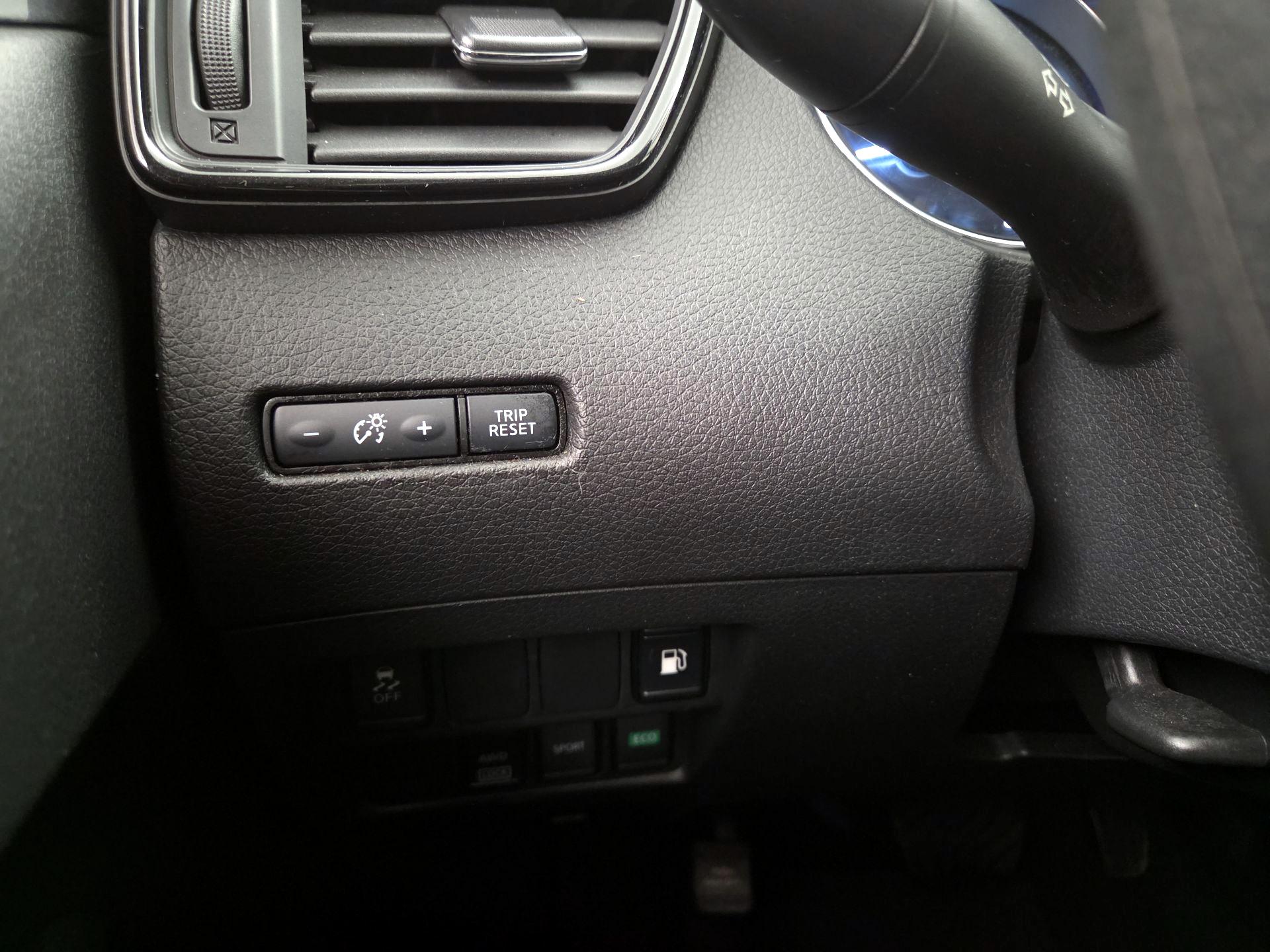 Thumbnail: 2018 Nissan Rogue - 13