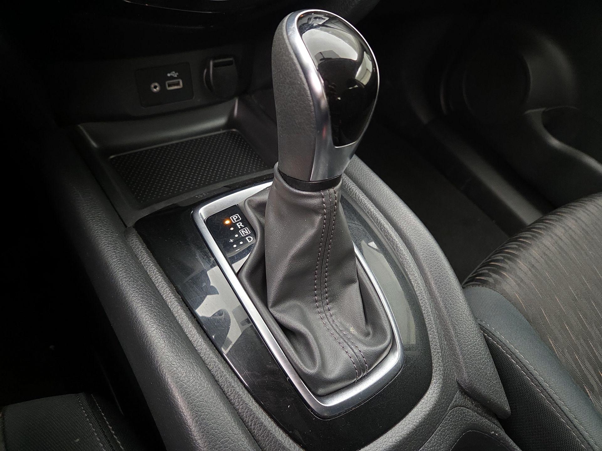 Thumbnail: 2018 Nissan Rogue - 17