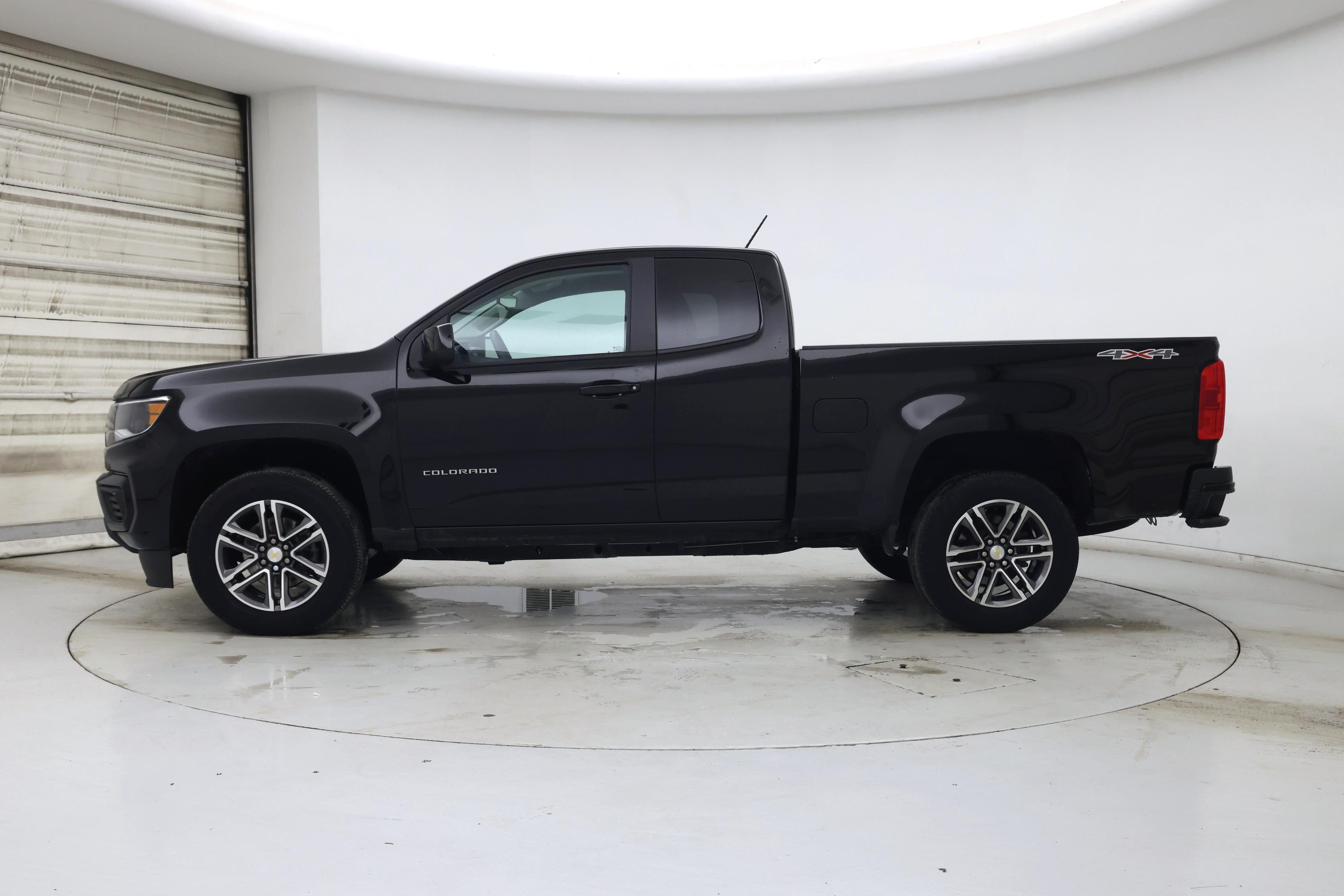 Thumbnail: 2021 Chevrolet Colorado - 3