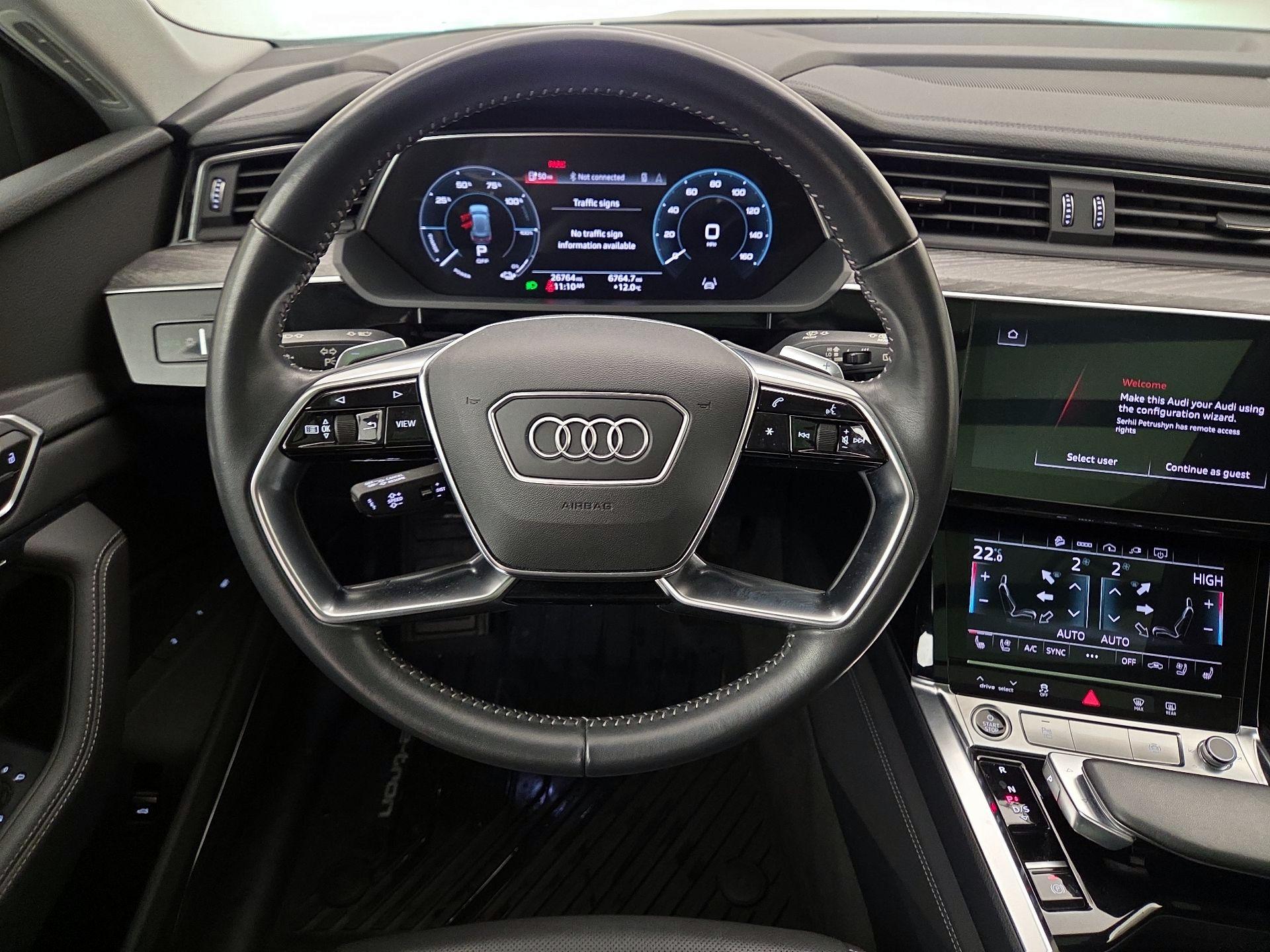 Thumbnail: 2021 Audi e-tron - 10