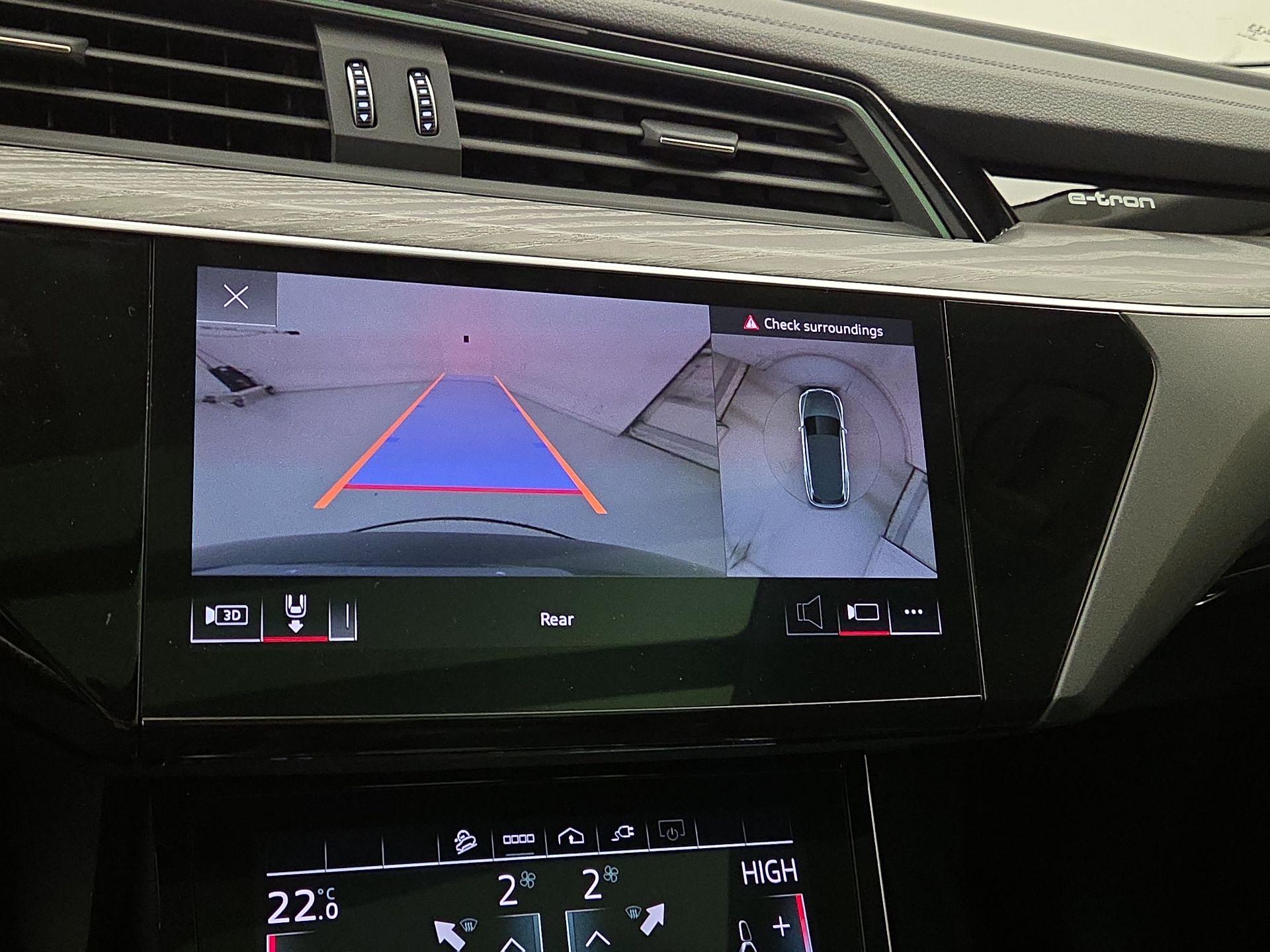 Thumbnail: 2021 Audi e-tron - 14